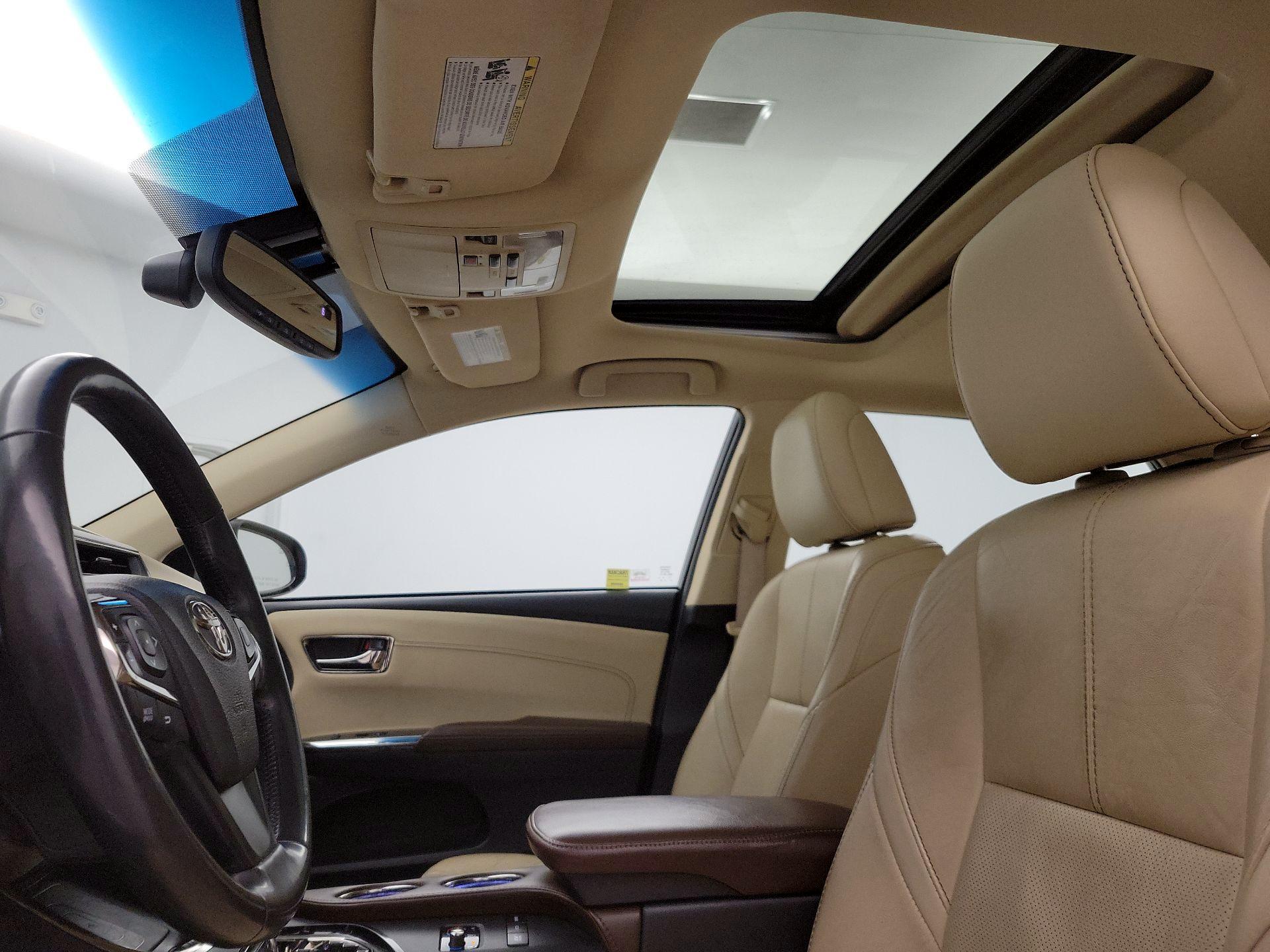 Thumbnail: 2015 Toyota Avalon - 19