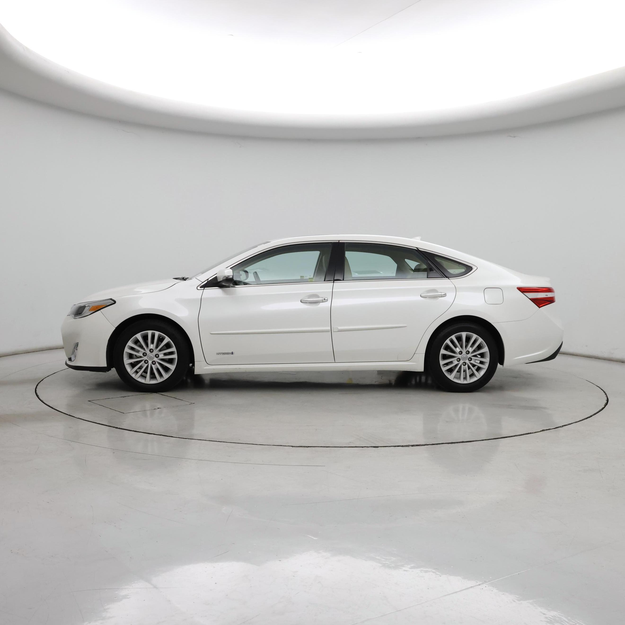 Thumbnail: 2015 Toyota Avalon - 3