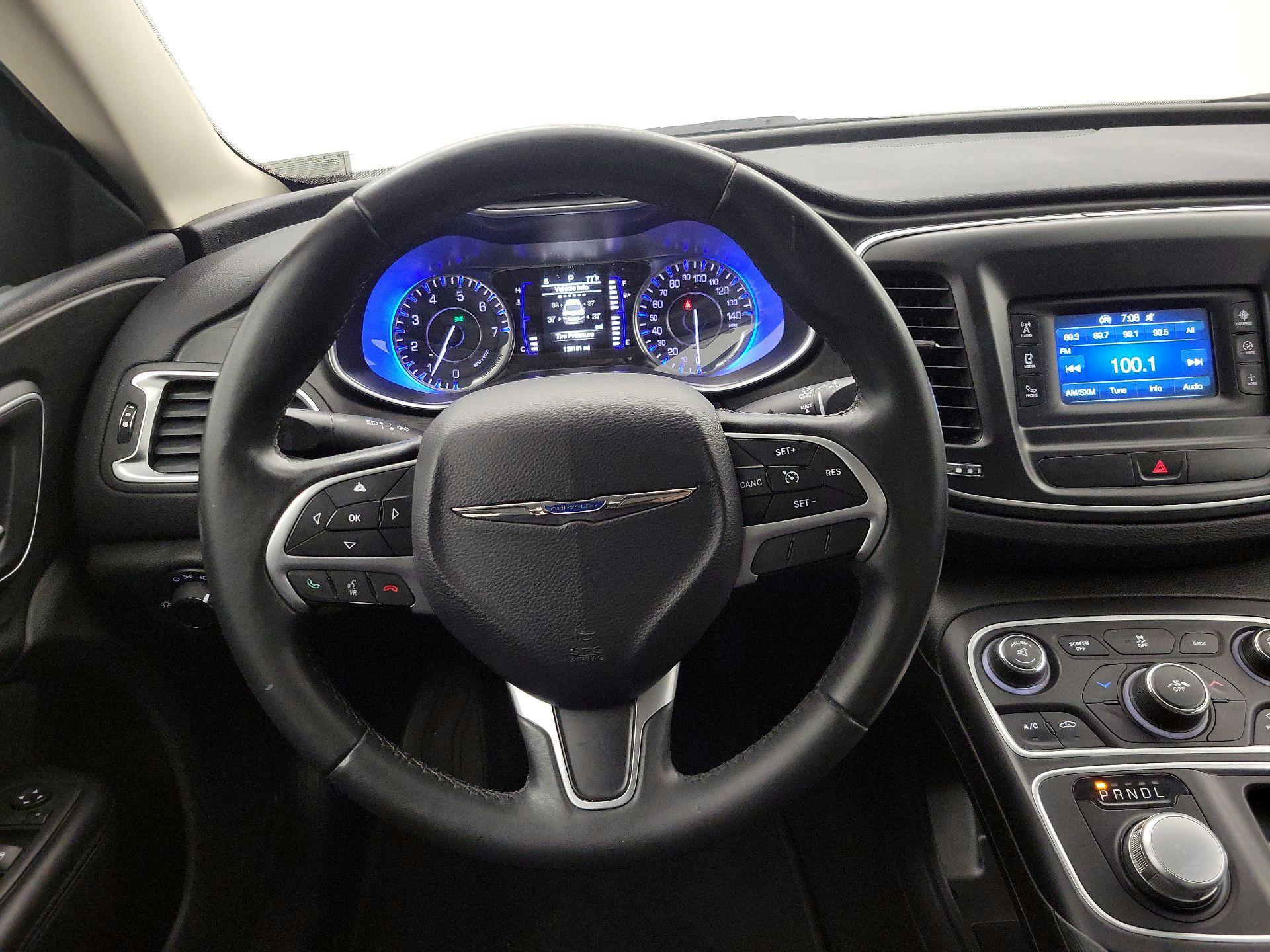 Thumbnail: 2015 Chrysler 200 - 10