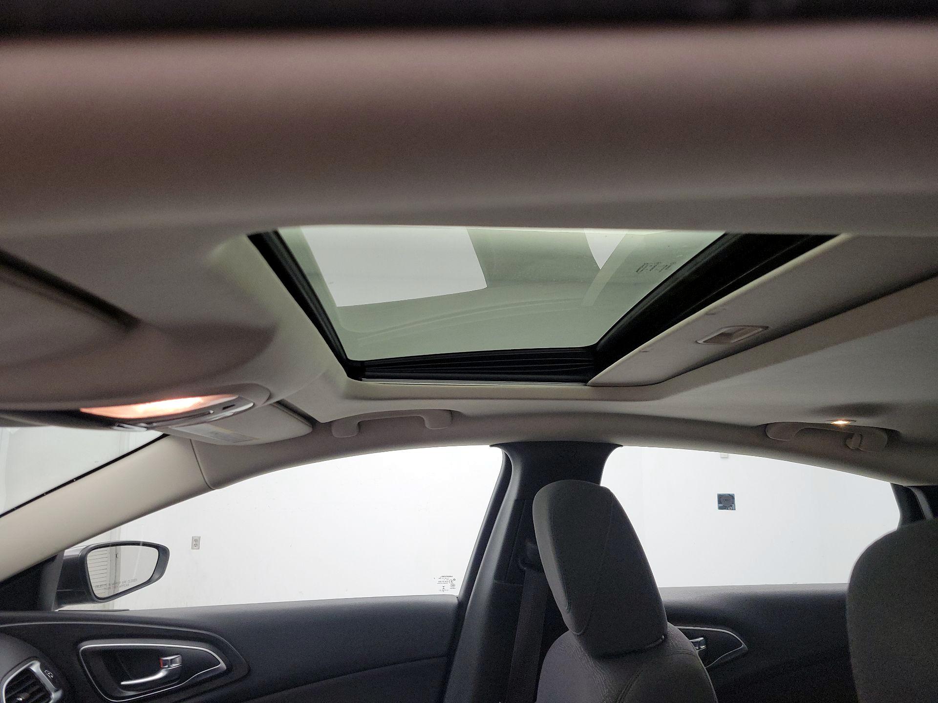 Thumbnail: 2015 Chrysler 200 - 19