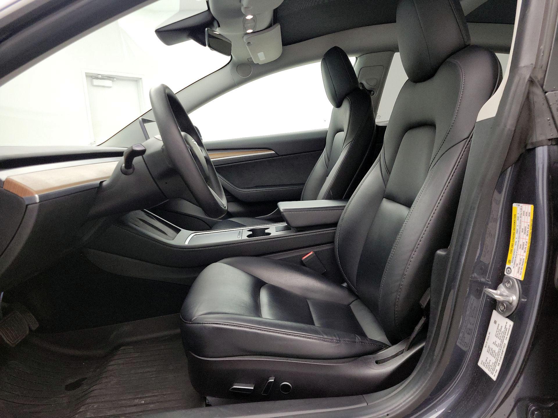 Thumbnail: 2022 Tesla Model 3 - 11