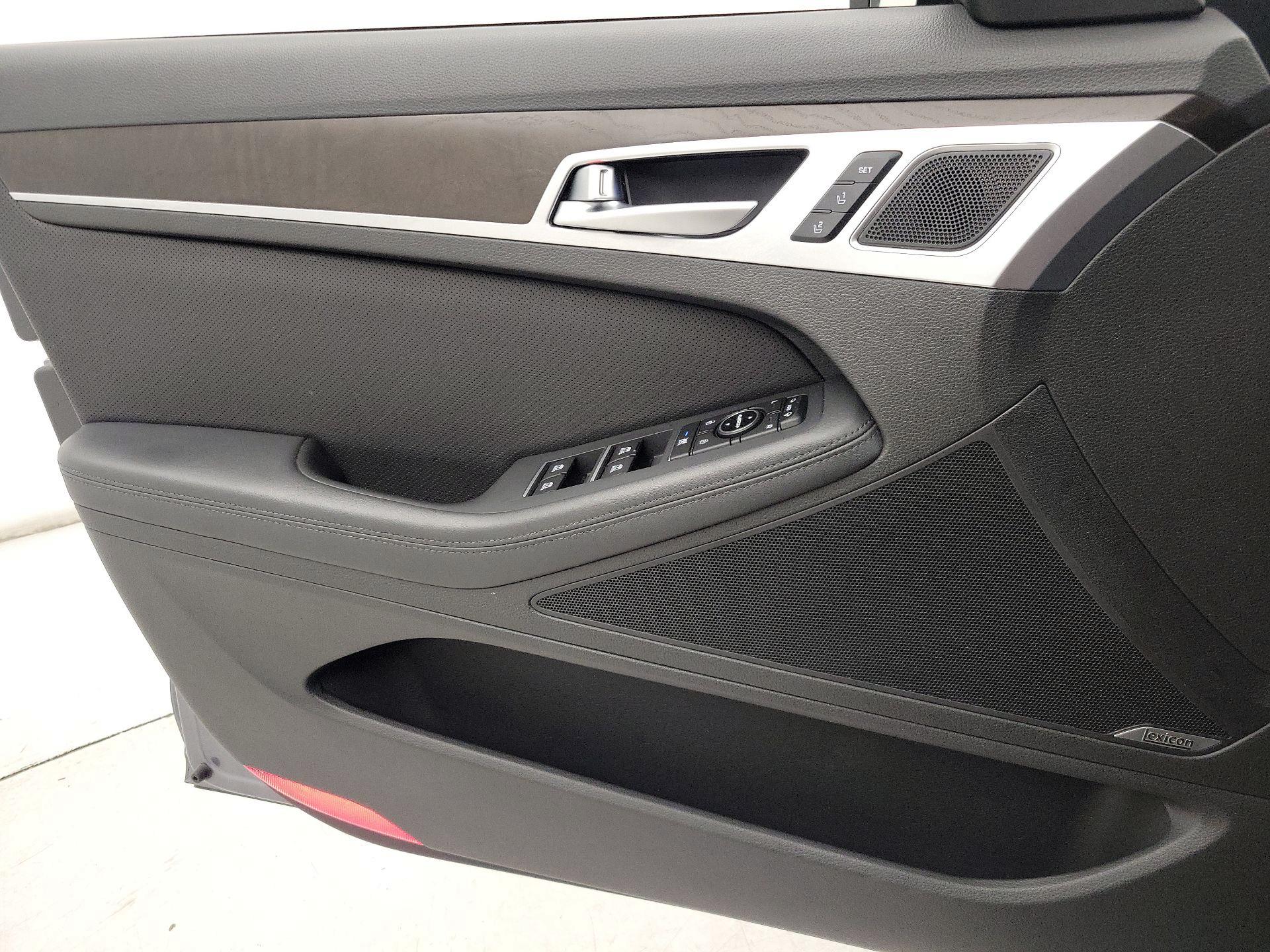 Thumbnail: 2016 Hyundai Genesis - 12