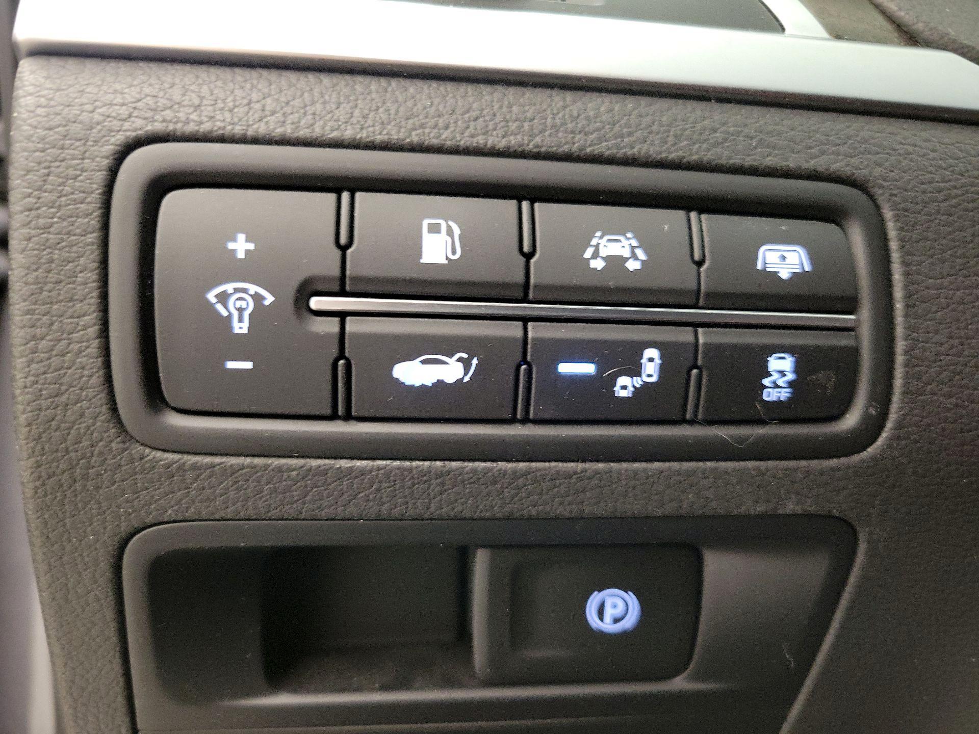 Thumbnail: 2016 Hyundai Genesis - 13