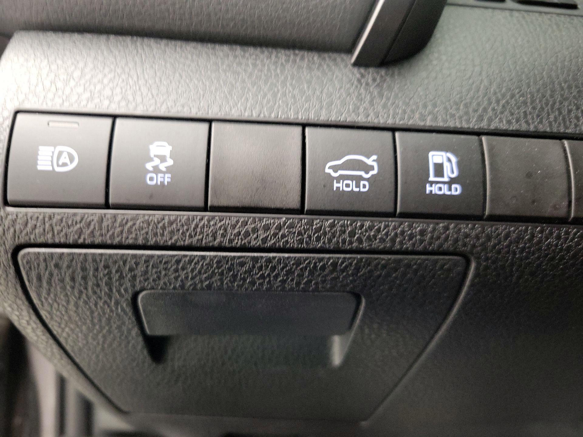 Thumbnail: 2020 Toyota Camry - 13