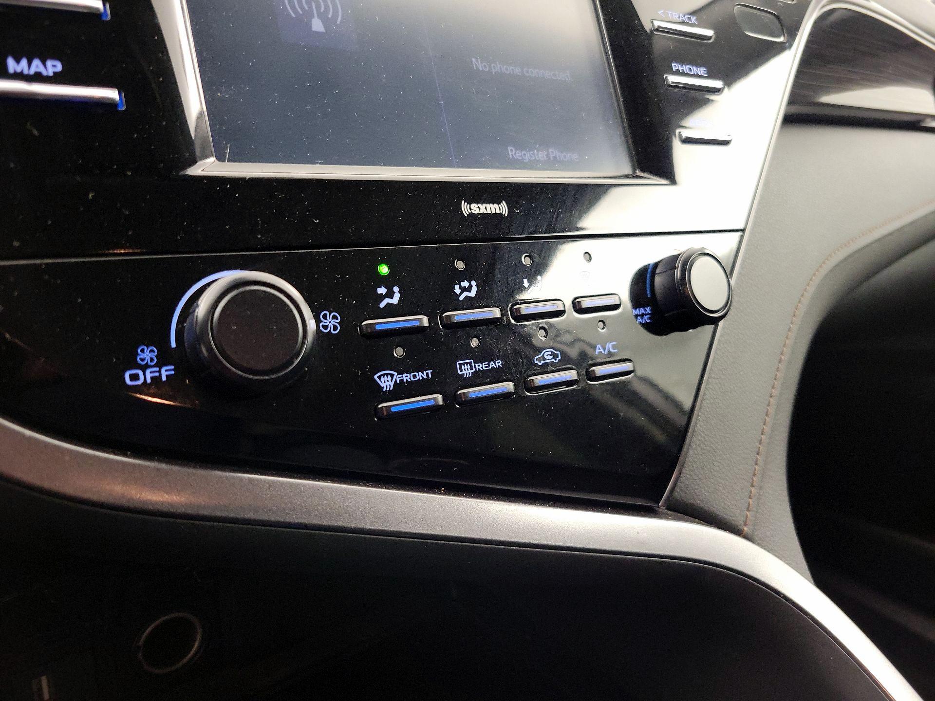 Thumbnail: 2020 Toyota Camry - 16