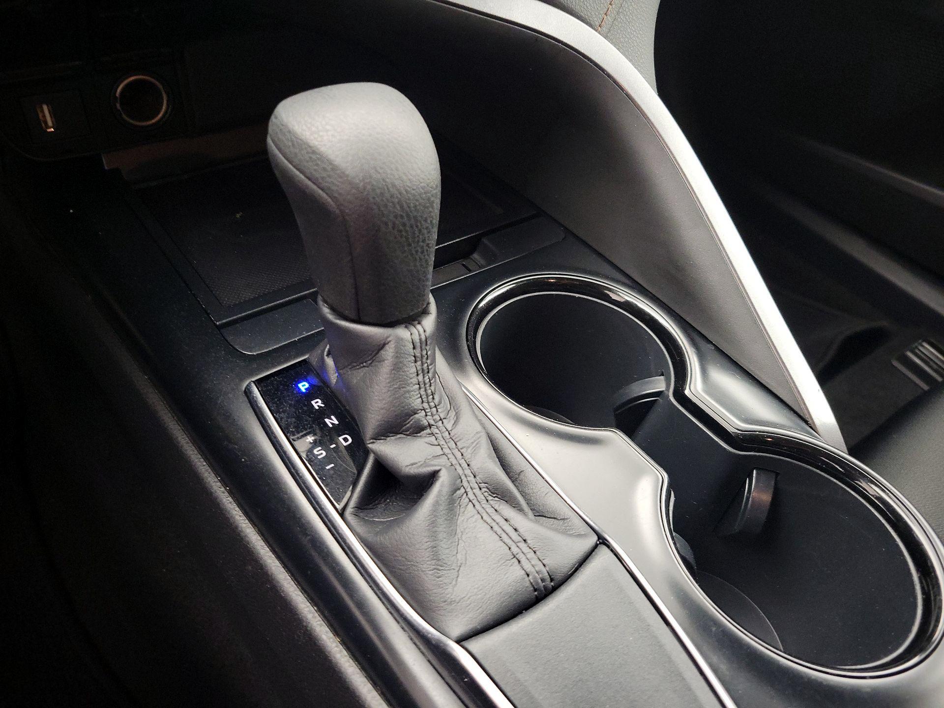 Thumbnail: 2020 Toyota Camry - 17