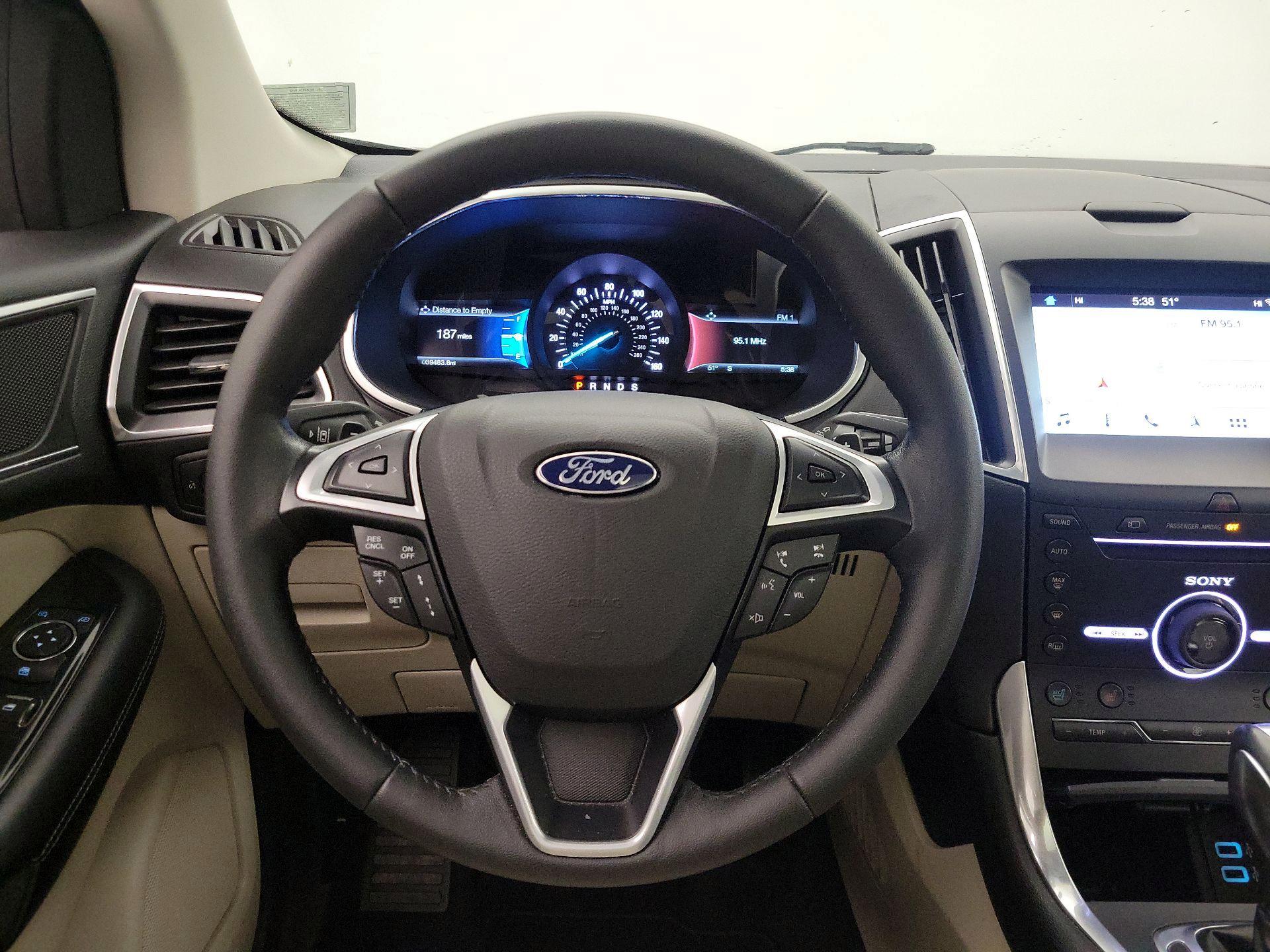 Thumbnail: 2016 Ford Edge - 10