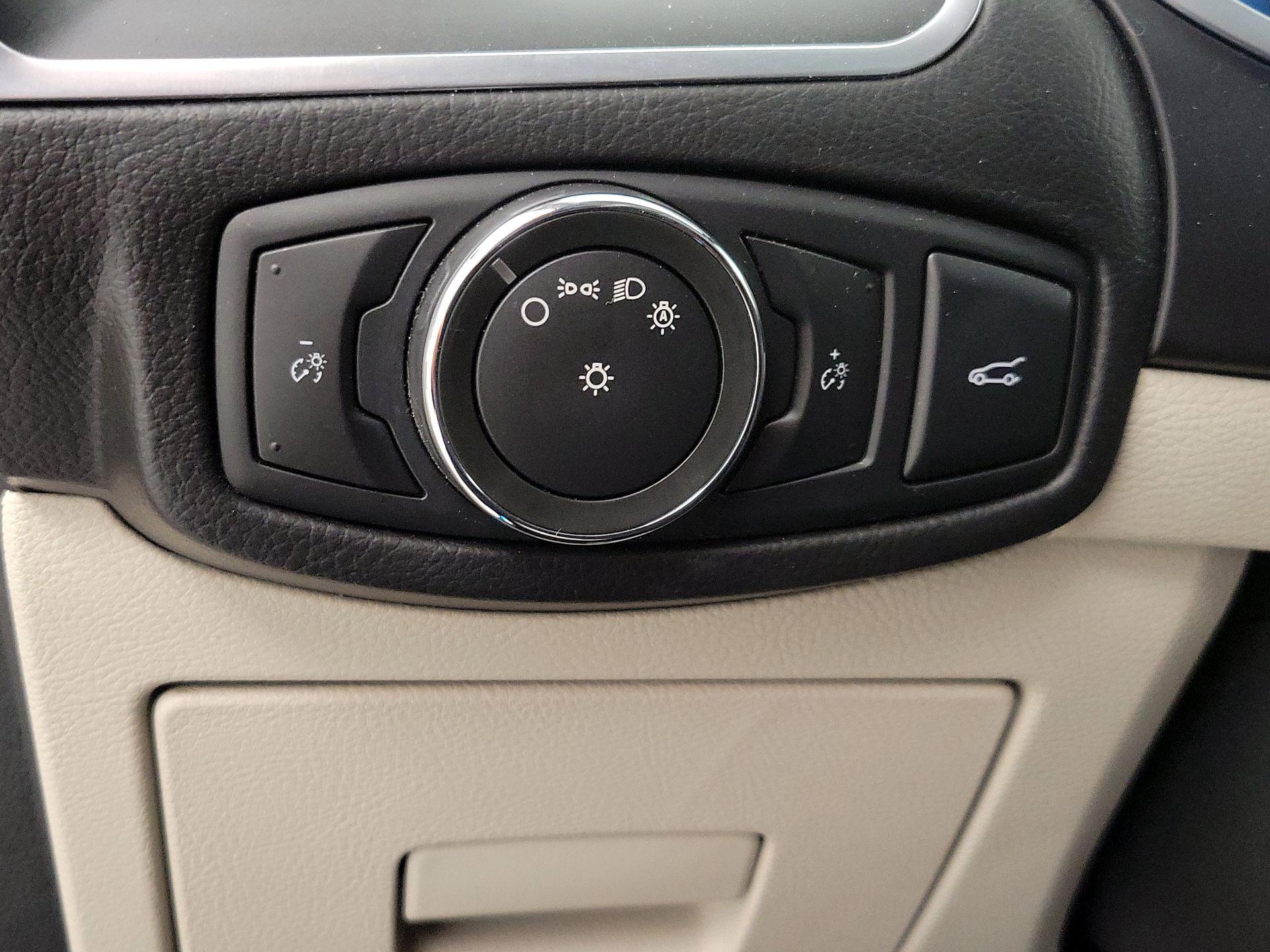 Thumbnail: 2016 Ford Edge - 13