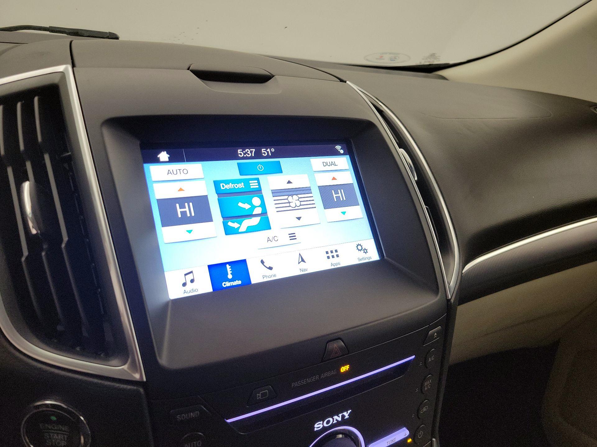 Thumbnail: 2016 Ford Edge - 17