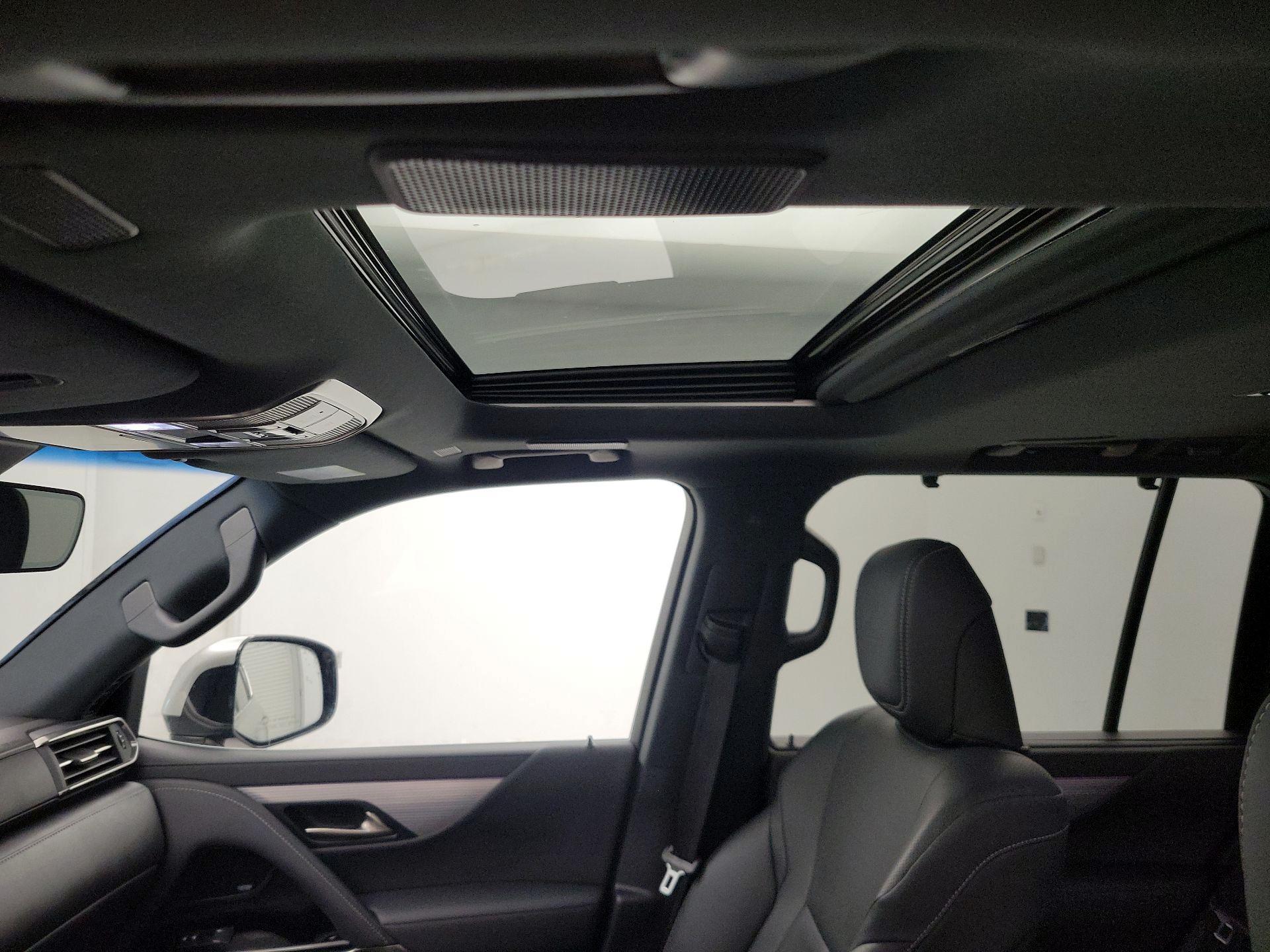 Thumbnail: 2022 Lexus LX - 19