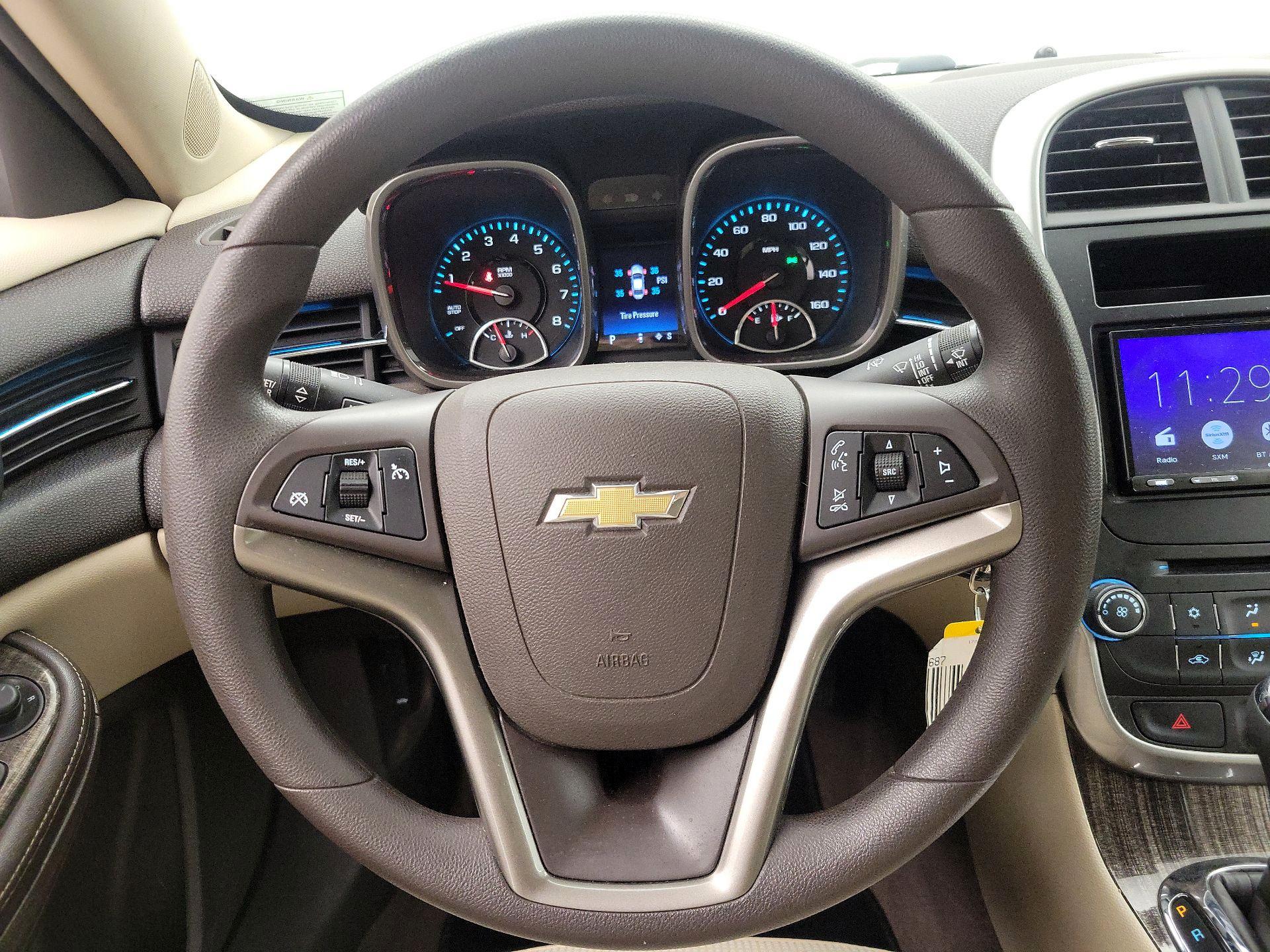 Thumbnail: 2016 Chevrolet Malibu - 10