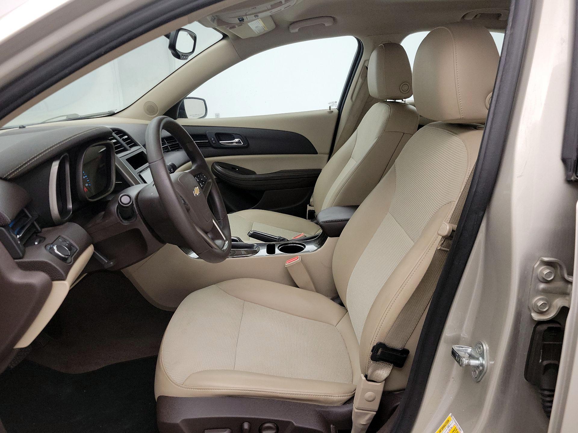 Thumbnail: 2016 Chevrolet Malibu - 11