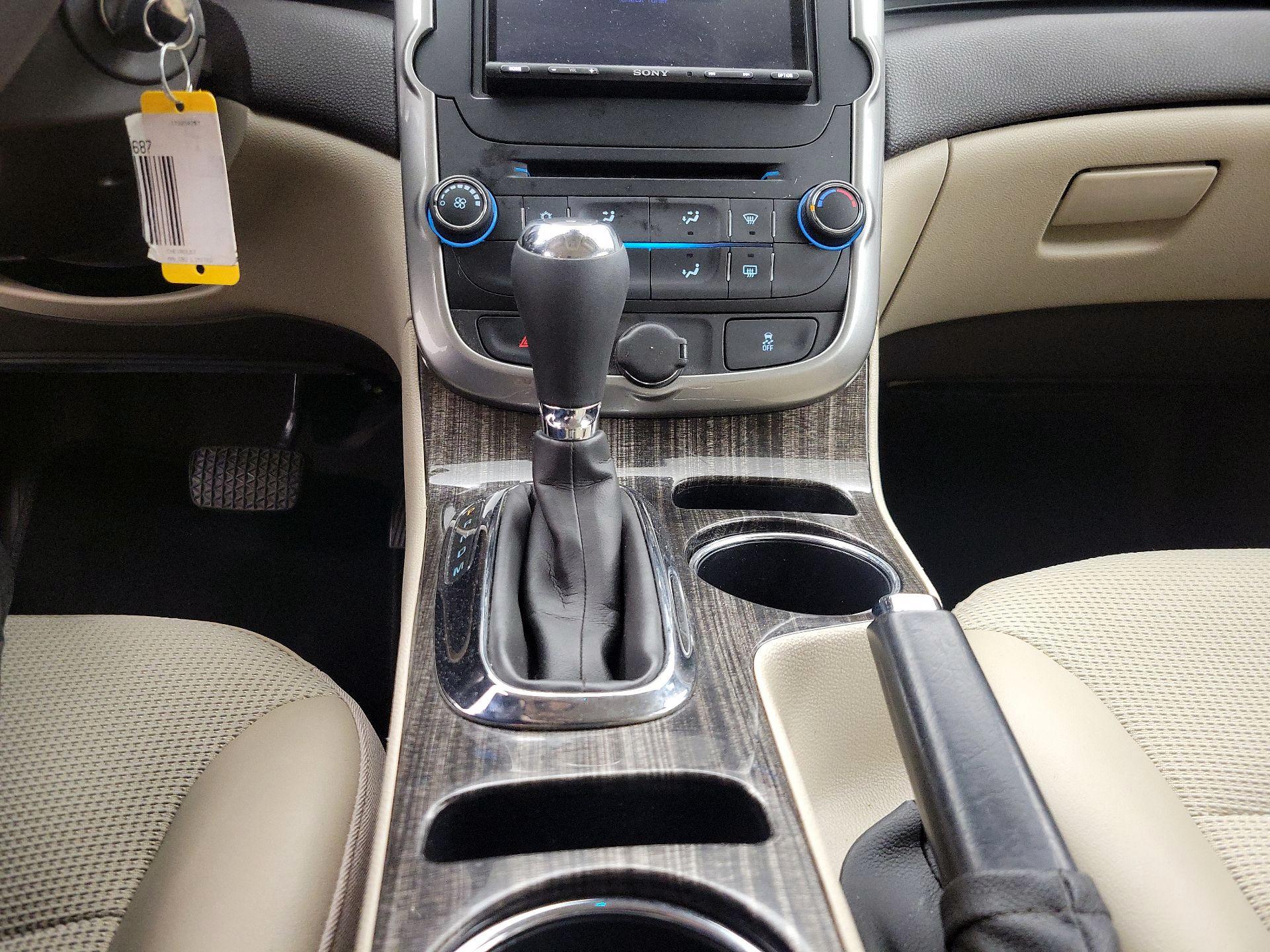 Thumbnail: 2016 Chevrolet Malibu - 17