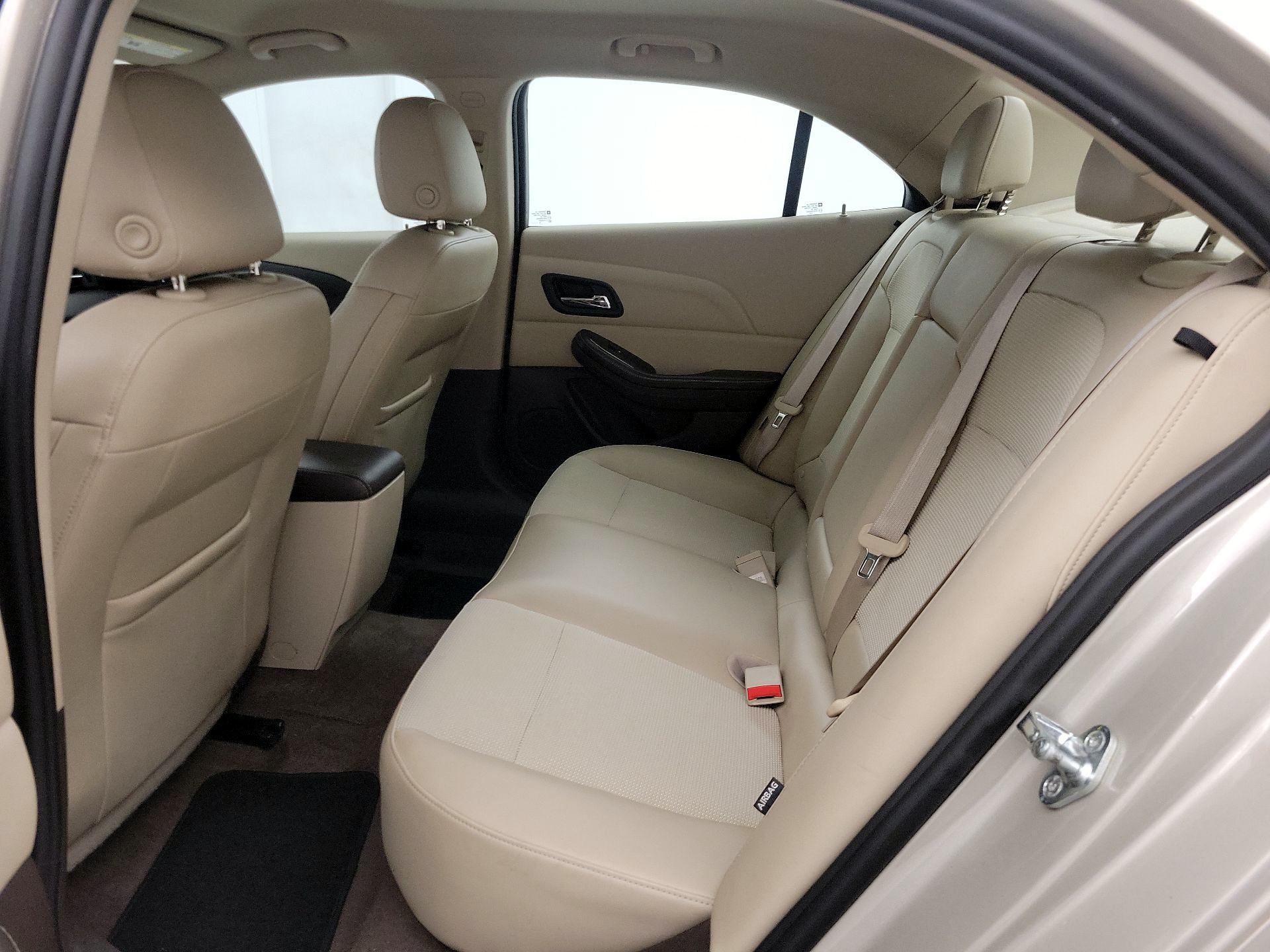 Thumbnail: 2016 Chevrolet Malibu - 19