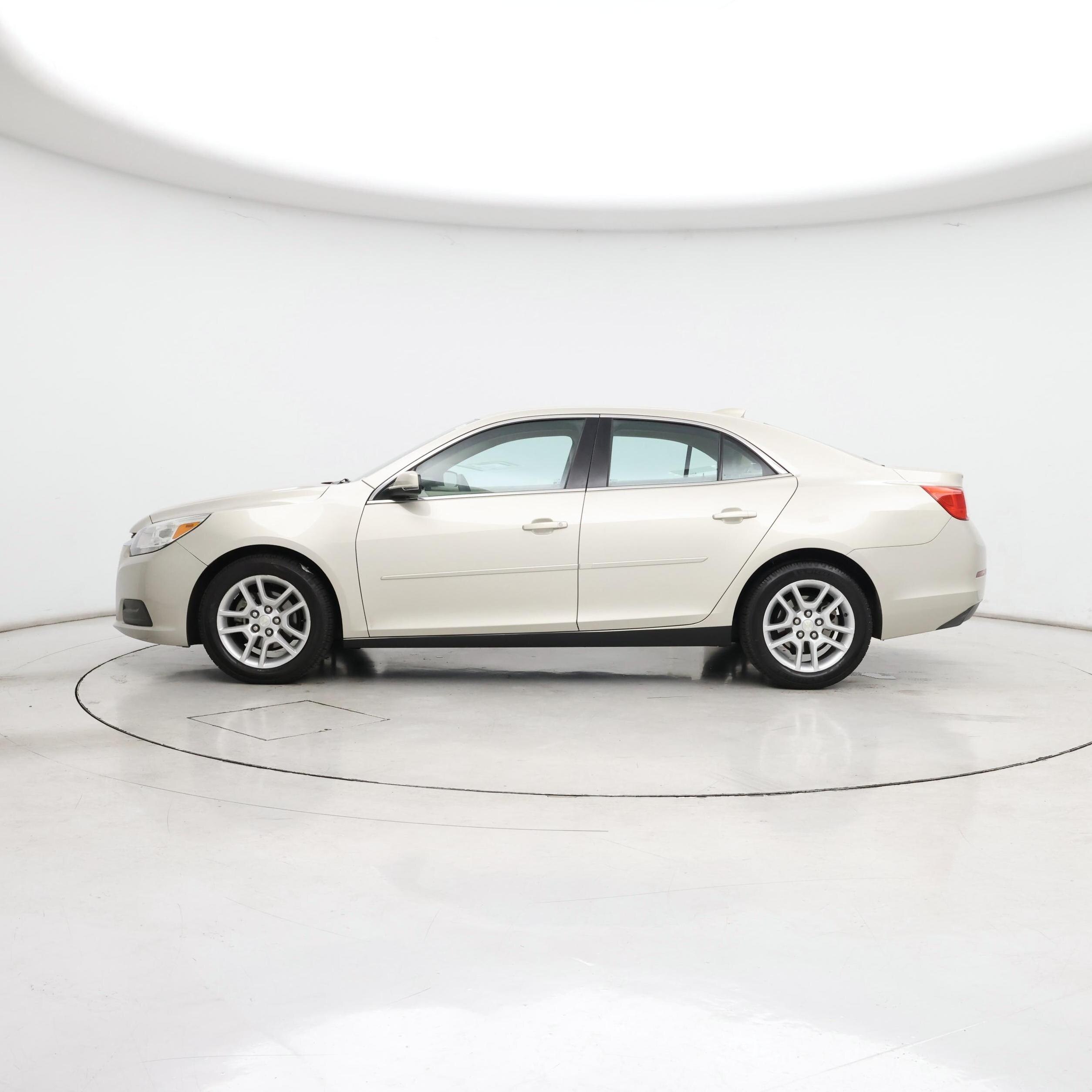 Thumbnail: 2016 Chevrolet Malibu - 3