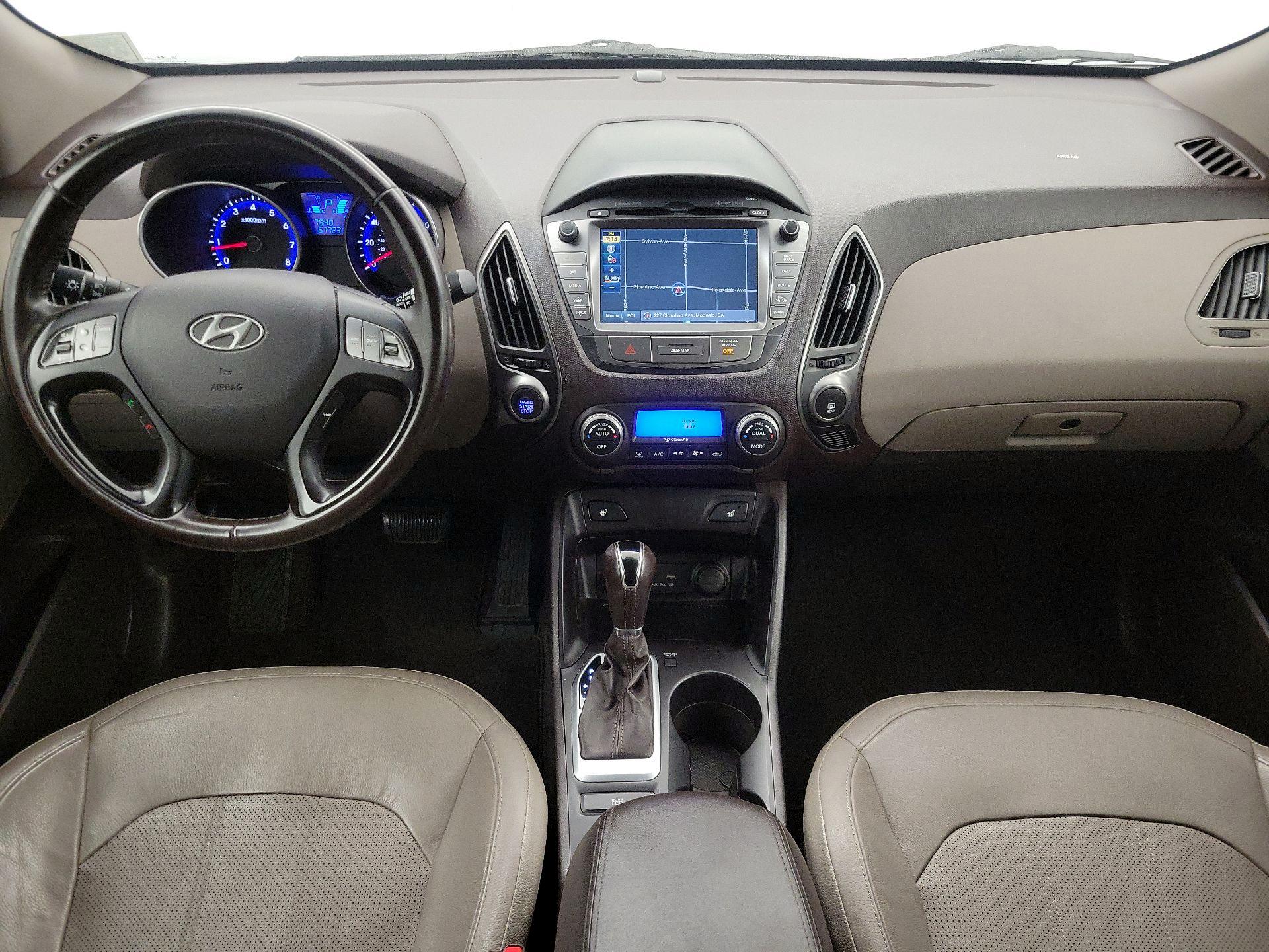 Thumbnail: 2015 Hyundai Tucson - 9