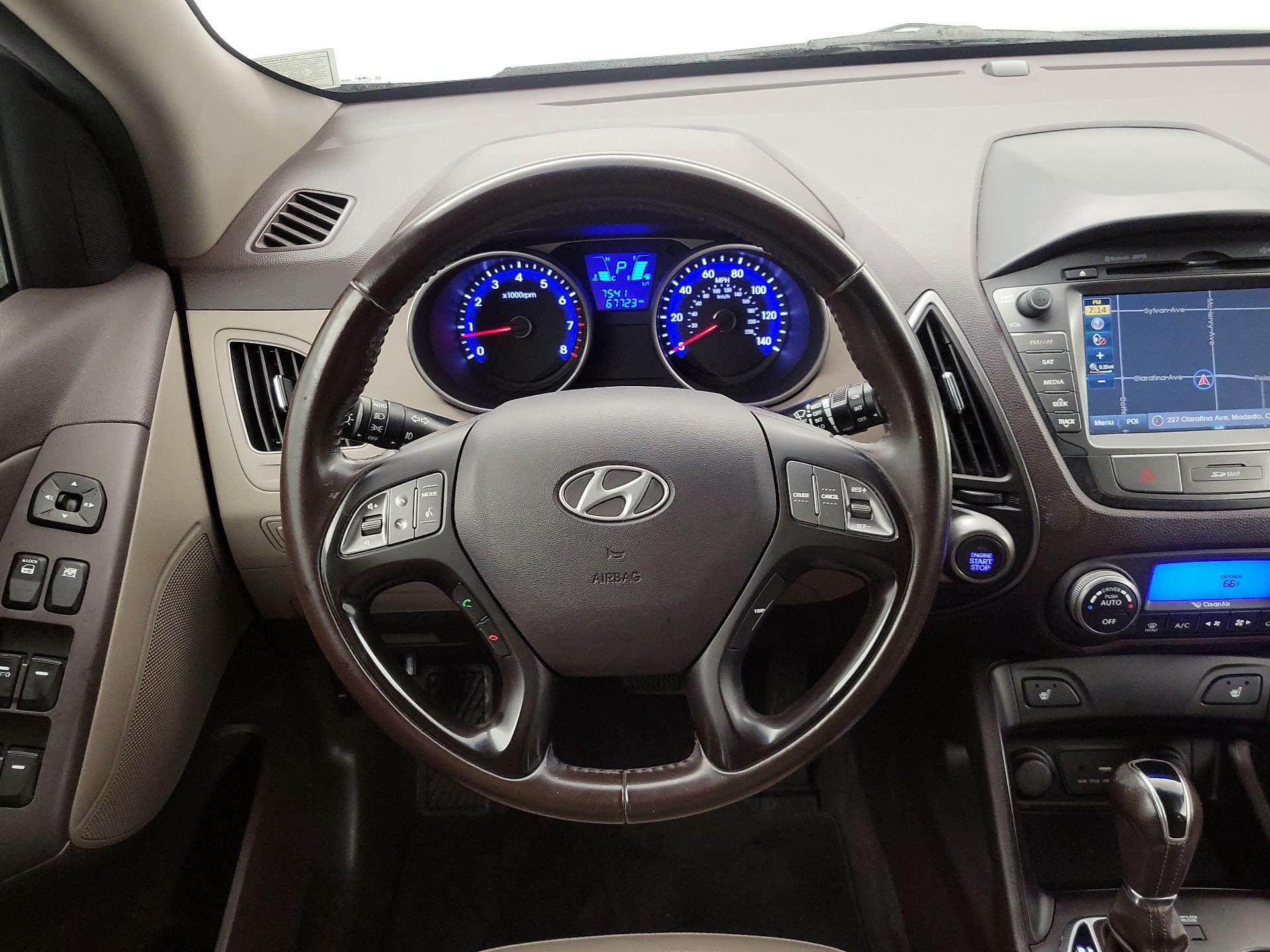 Thumbnail: 2015 Hyundai Tucson - 10