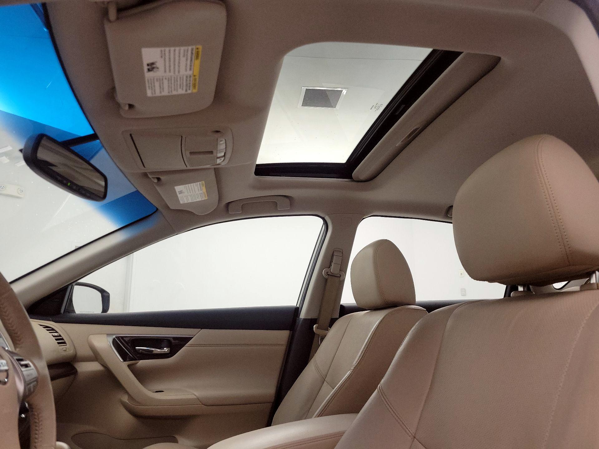 Thumbnail: 2015 Nissan Altima - 20