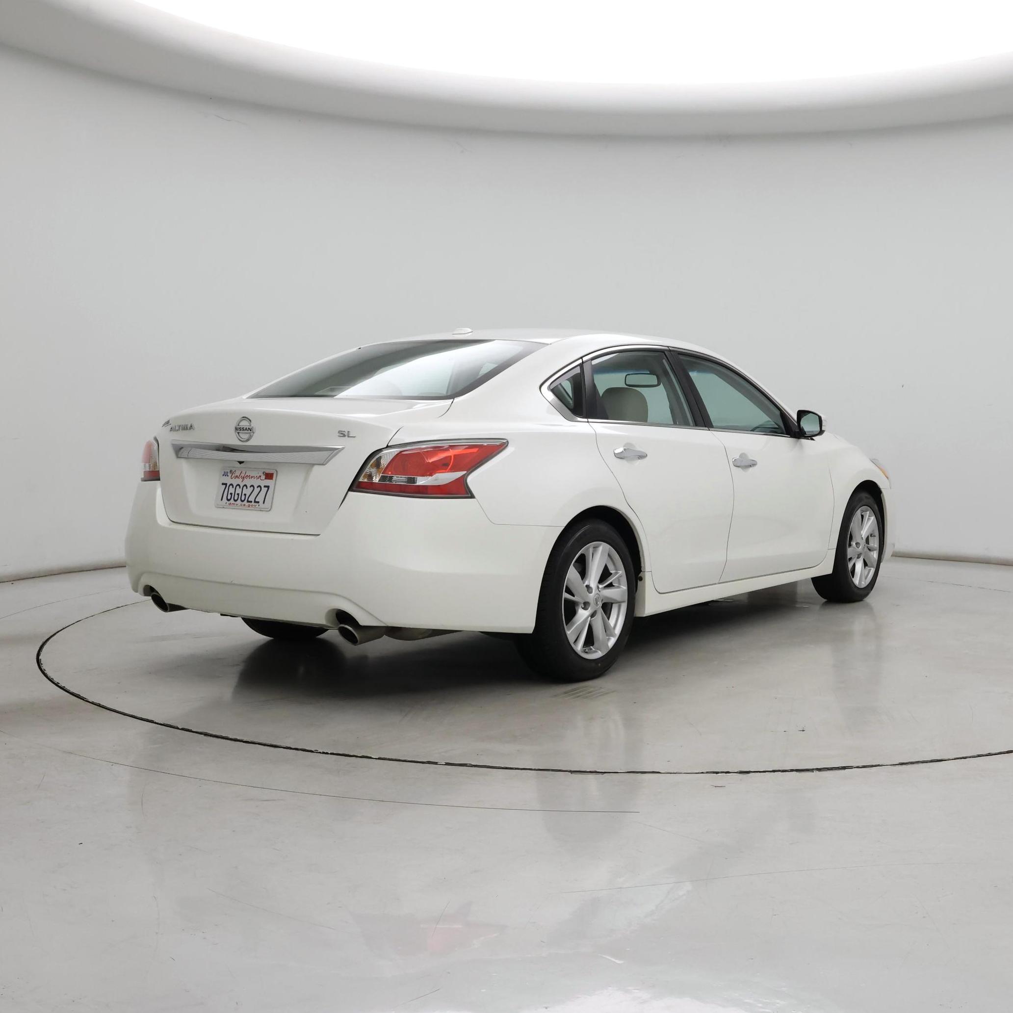 Thumbnail: 2015 Nissan Altima - 8