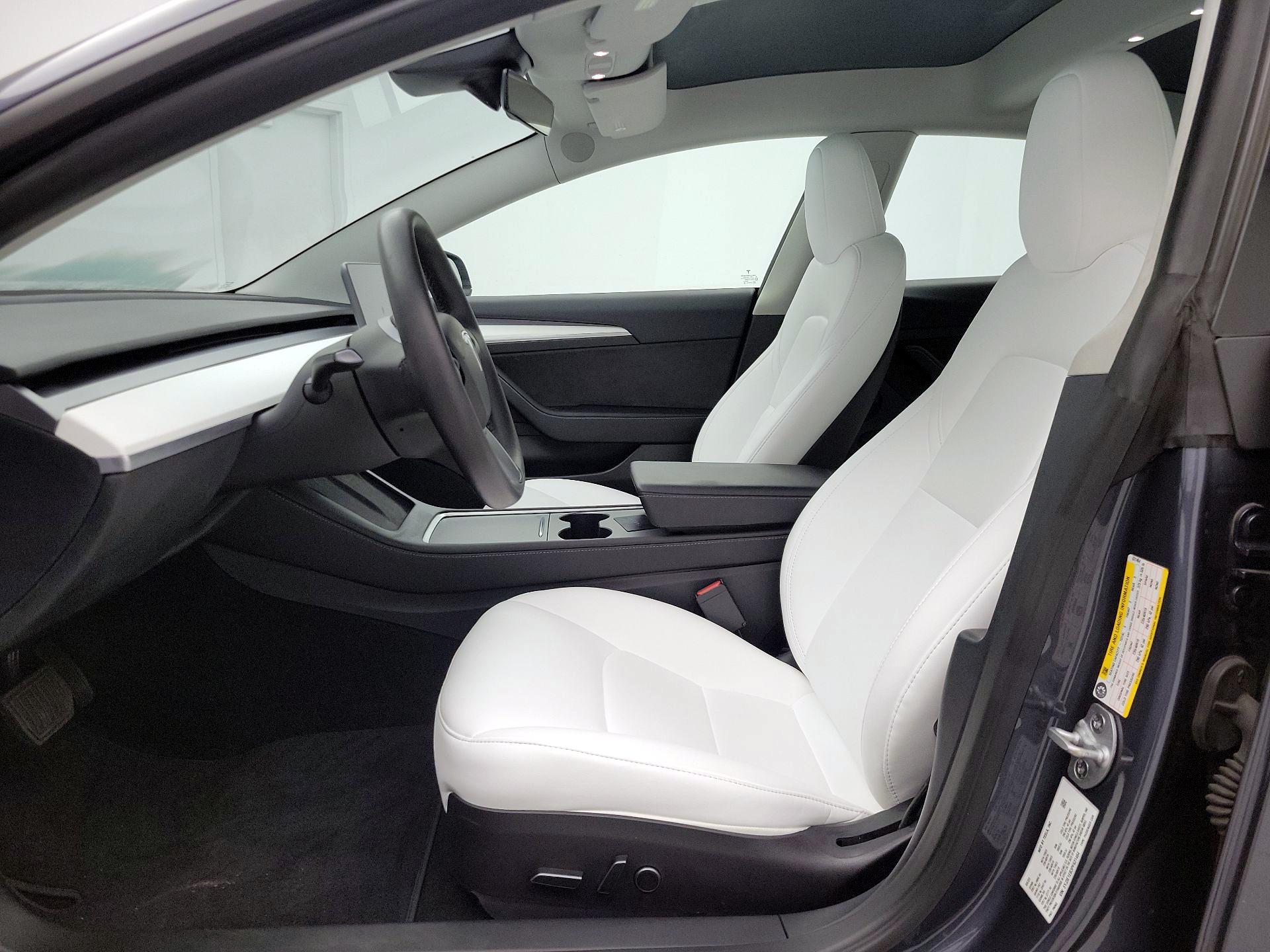 Thumbnail: 2023 Tesla Model 3 - 11