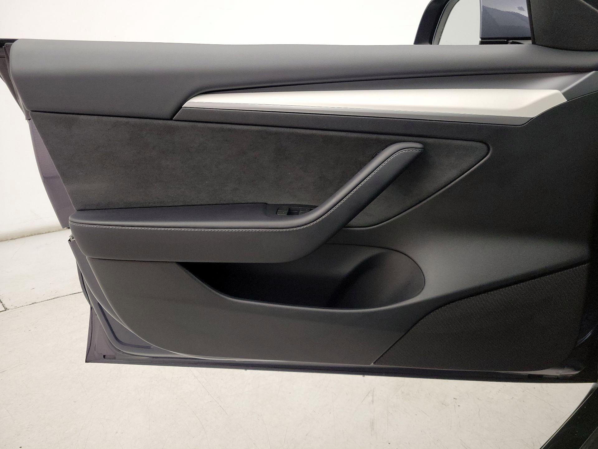 Thumbnail: 2023 Tesla Model 3 - 12