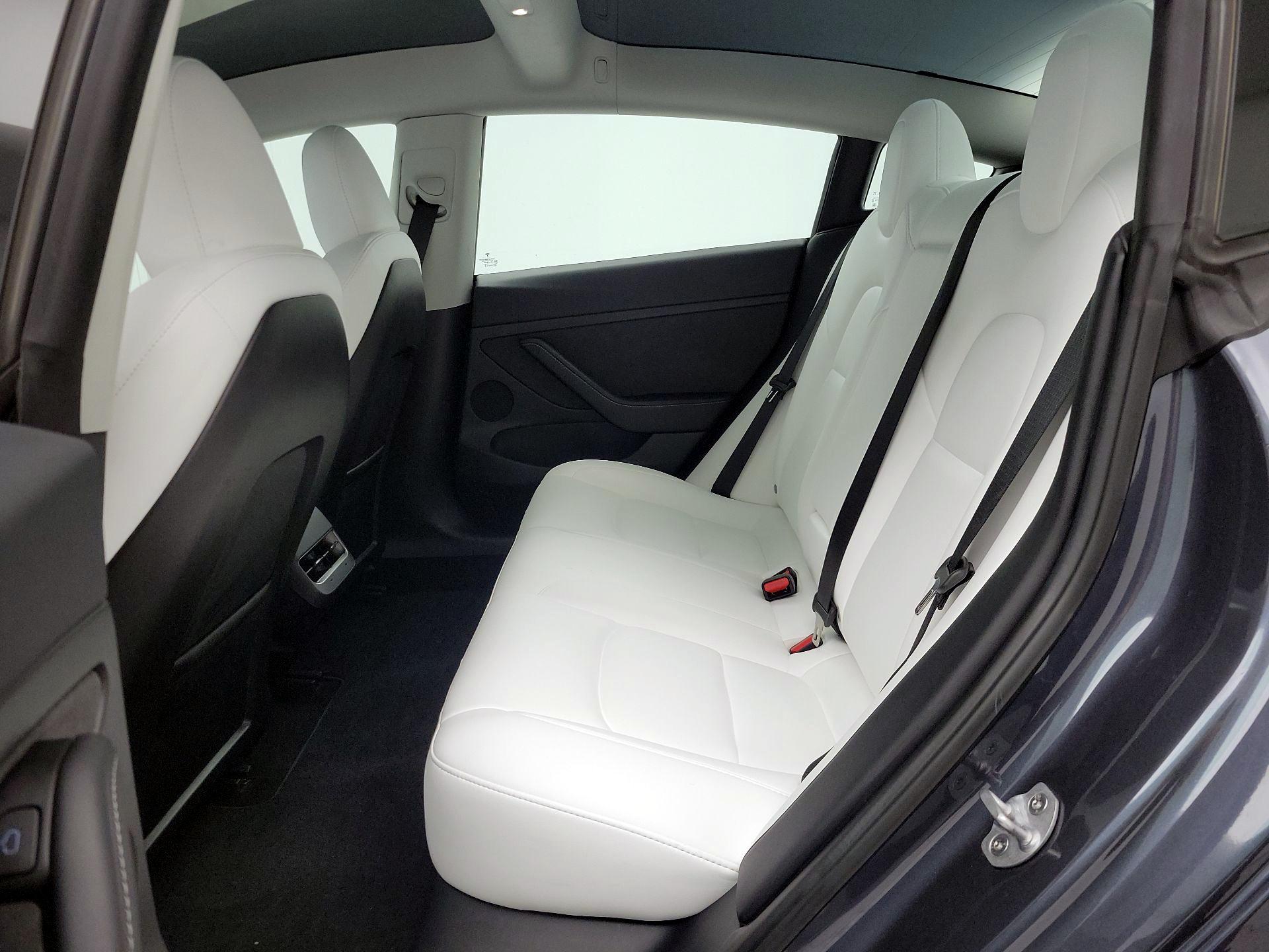 Thumbnail: 2023 Tesla Model 3 - 19