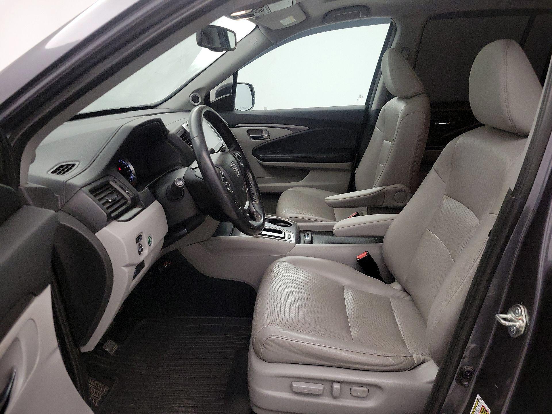 Thumbnail: 2019 Honda Ridgeline - 11