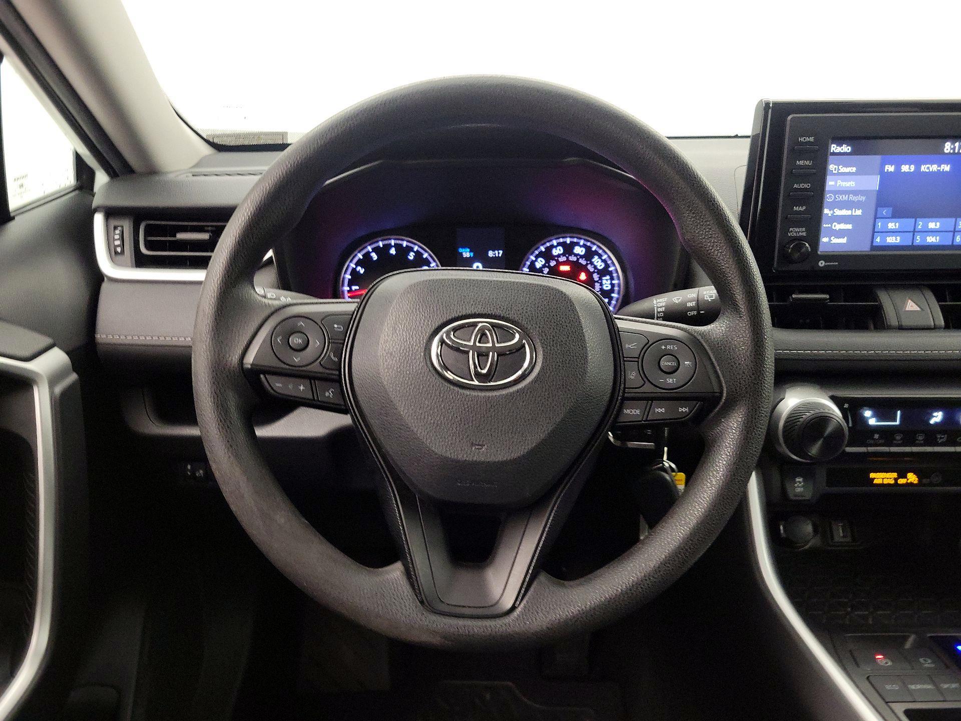 Thumbnail: 2020 Toyota RAV4 - 10