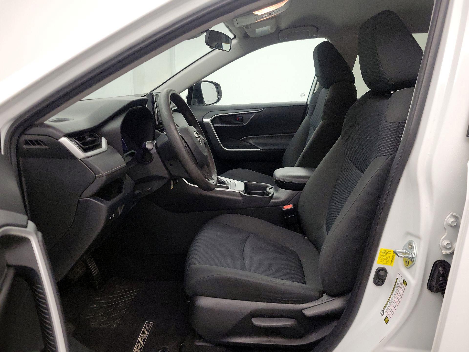 Thumbnail: 2020 Toyota RAV4 - 11