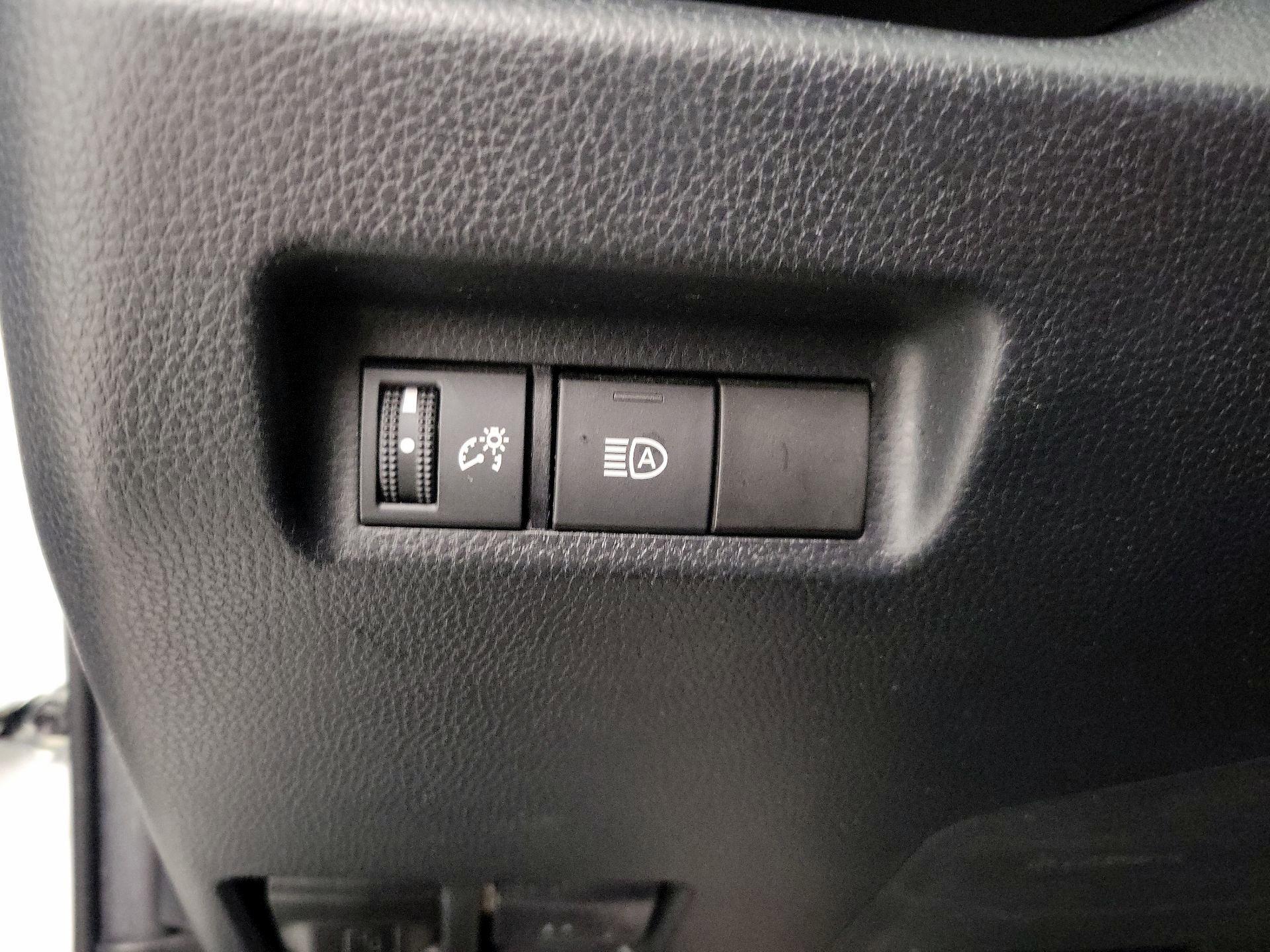 Thumbnail: 2020 Toyota RAV4 - 13