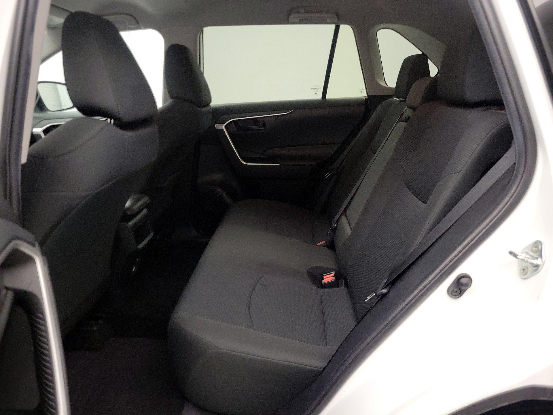 Thumbnail: 2020 Toyota RAV4 - 19