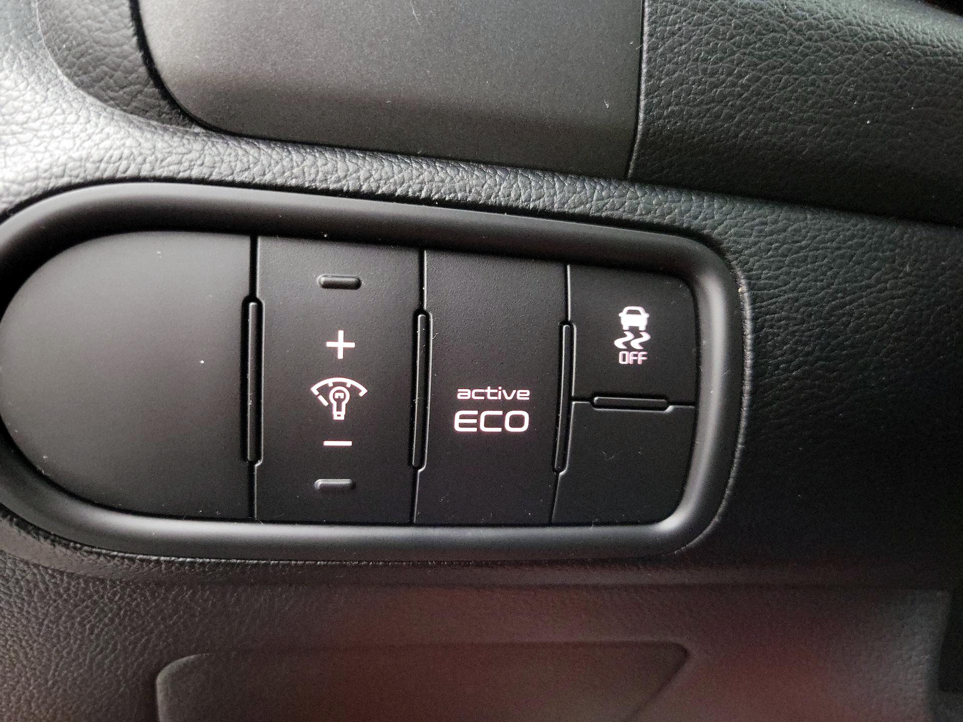 Thumbnail: 2016 Kia Forte - 13