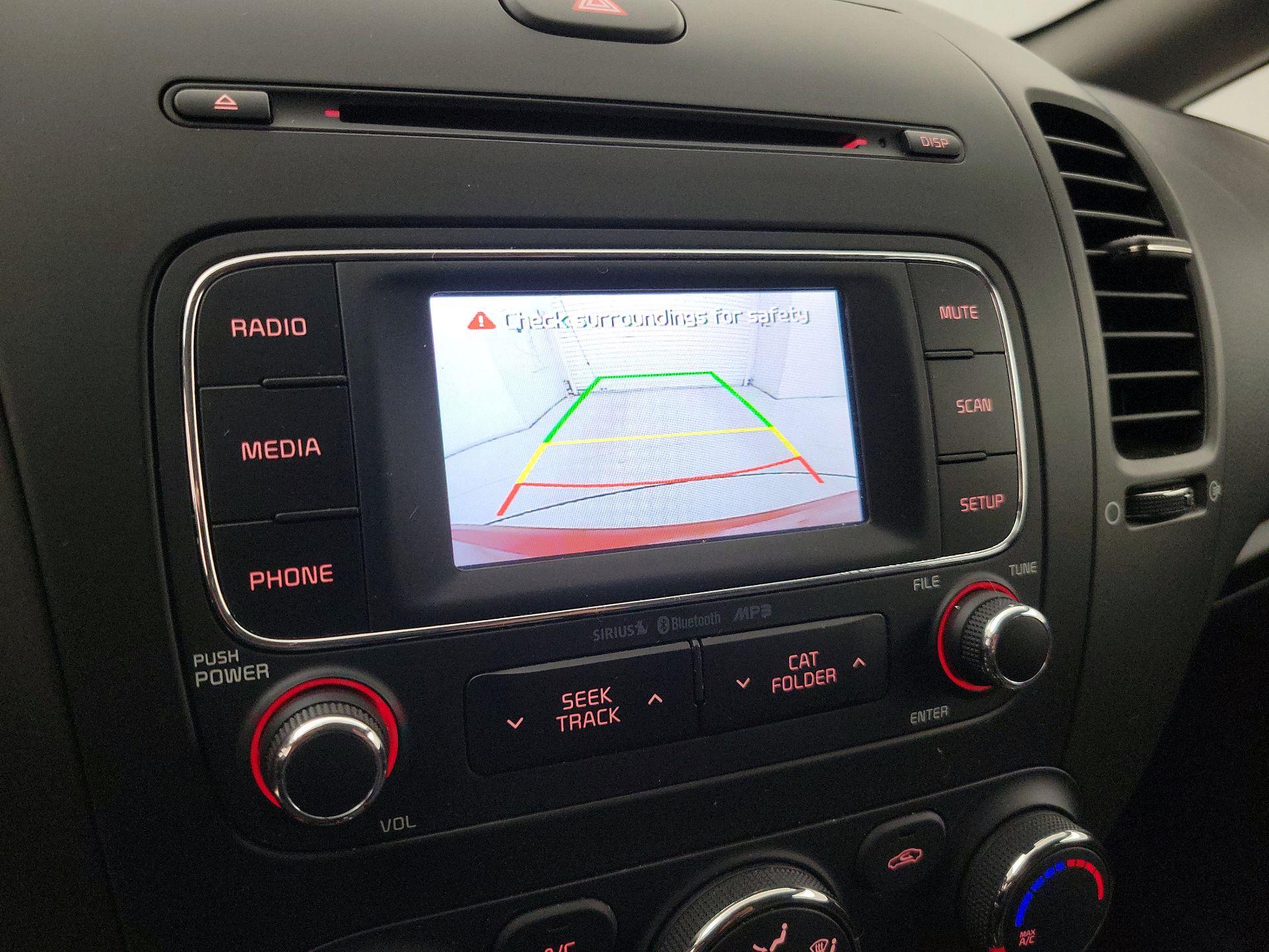 Thumbnail: 2016 Kia Forte - 14