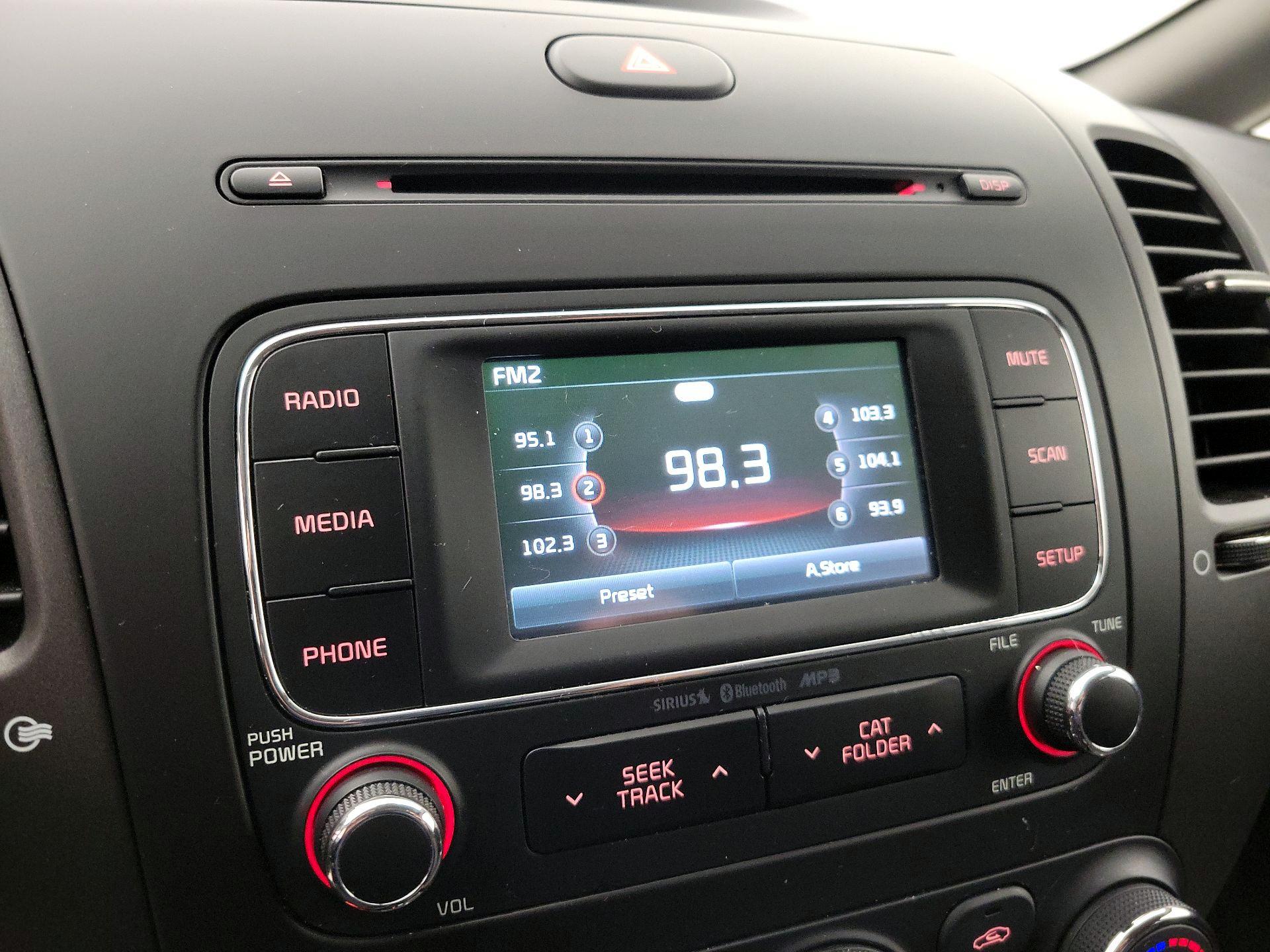 Thumbnail: 2016 Kia Forte - 15