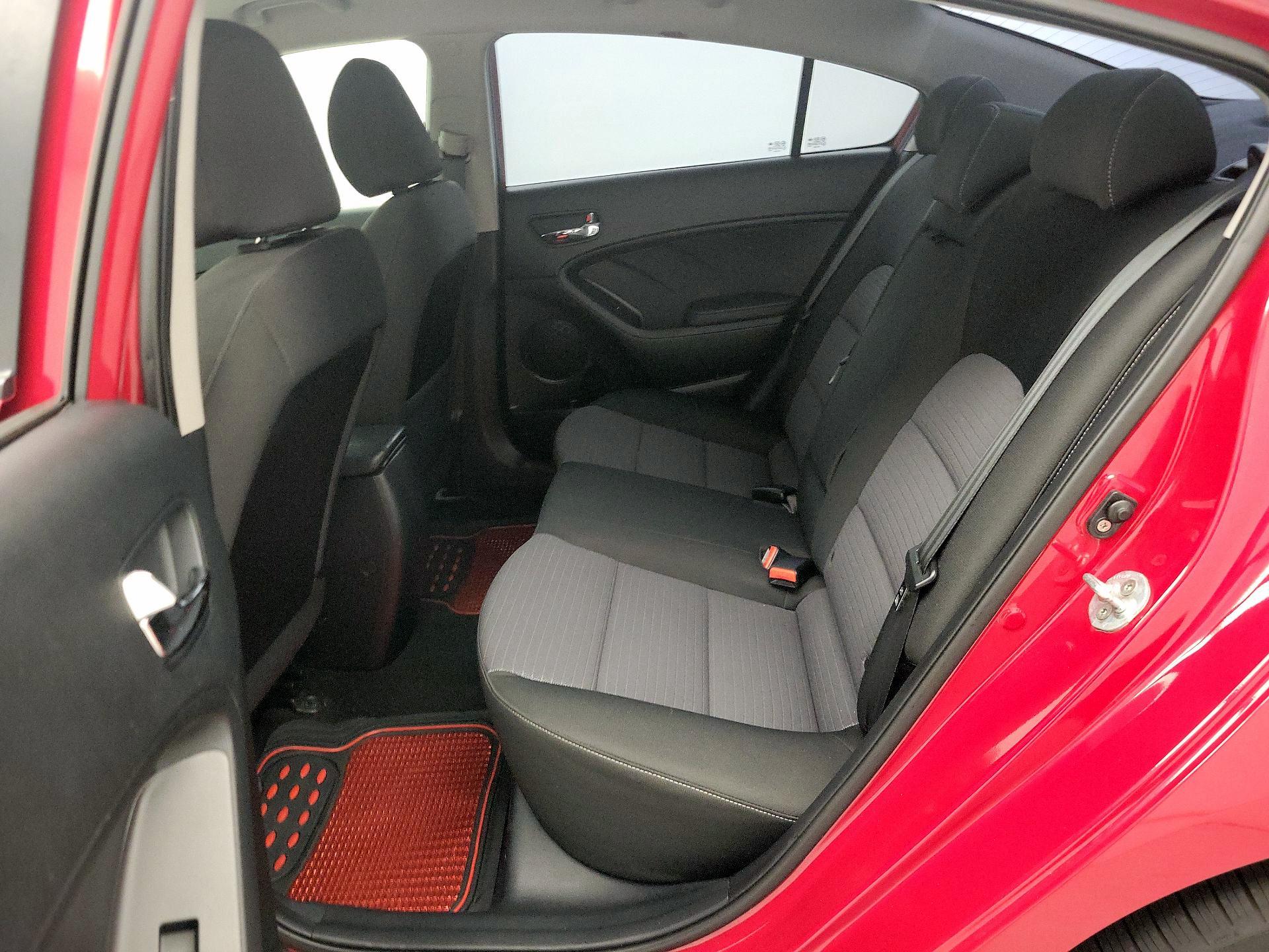 Thumbnail: 2016 Kia Forte - 19