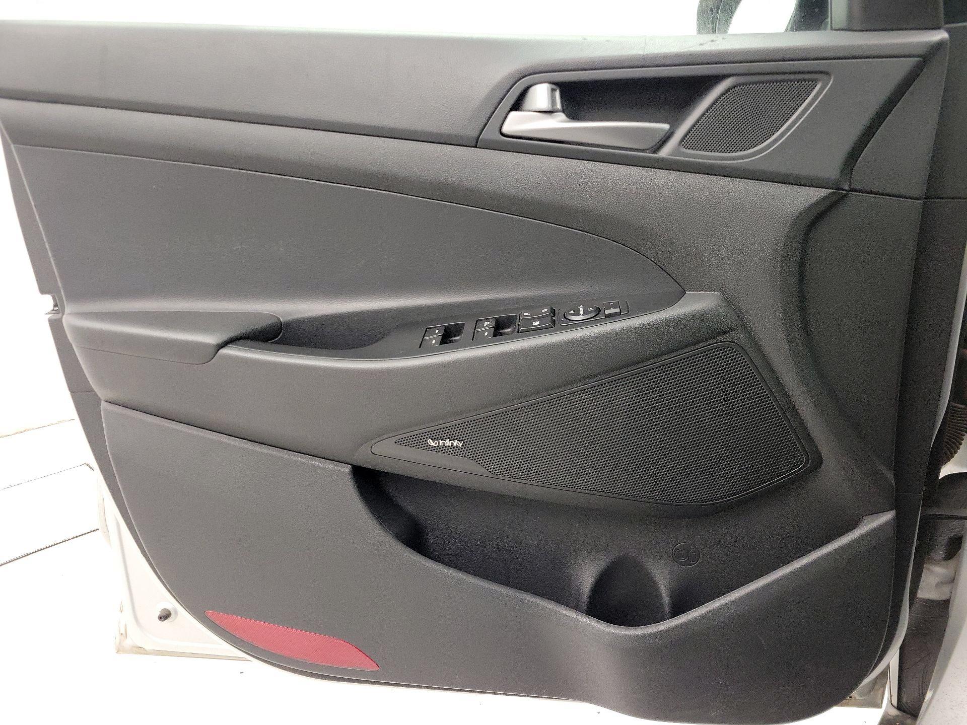 Thumbnail: 2018 Hyundai Tucson - 12