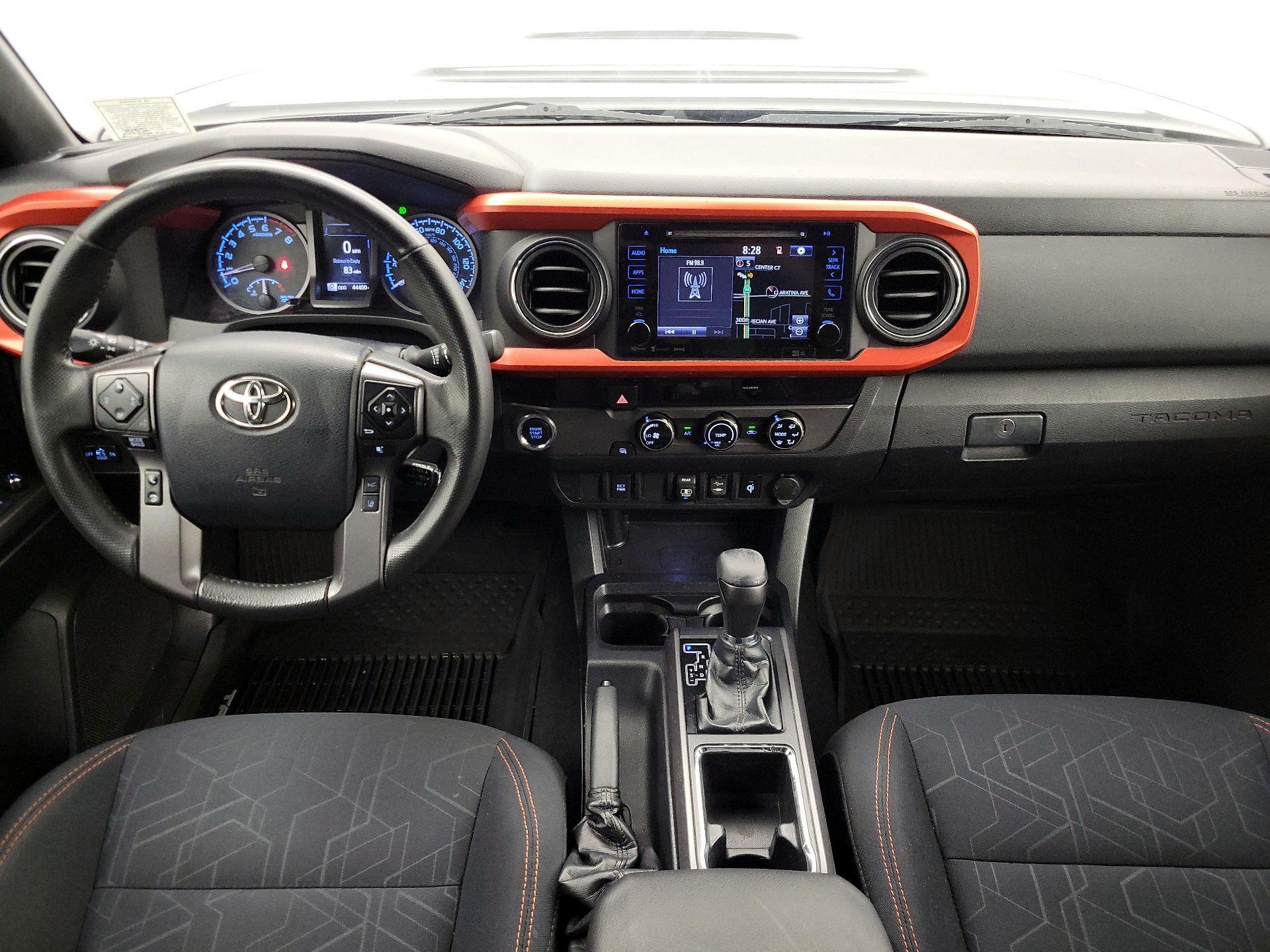 Thumbnail: 2018 Toyota Tacoma - 9