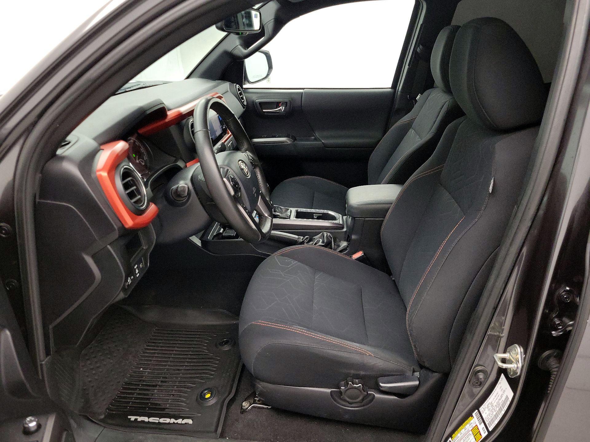 Thumbnail: 2018 Toyota Tacoma - 11