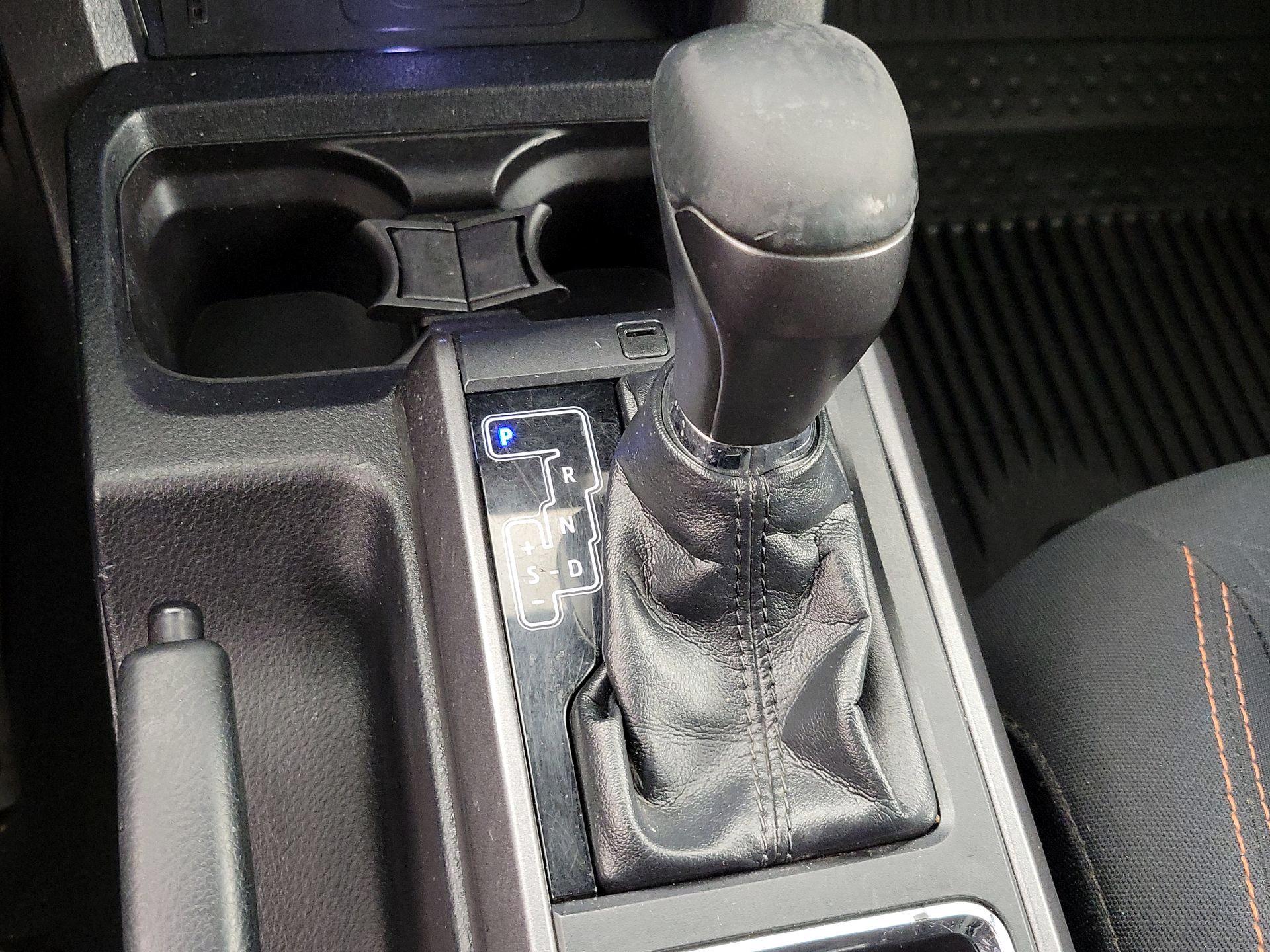 Thumbnail: 2018 Toyota Tacoma - 18