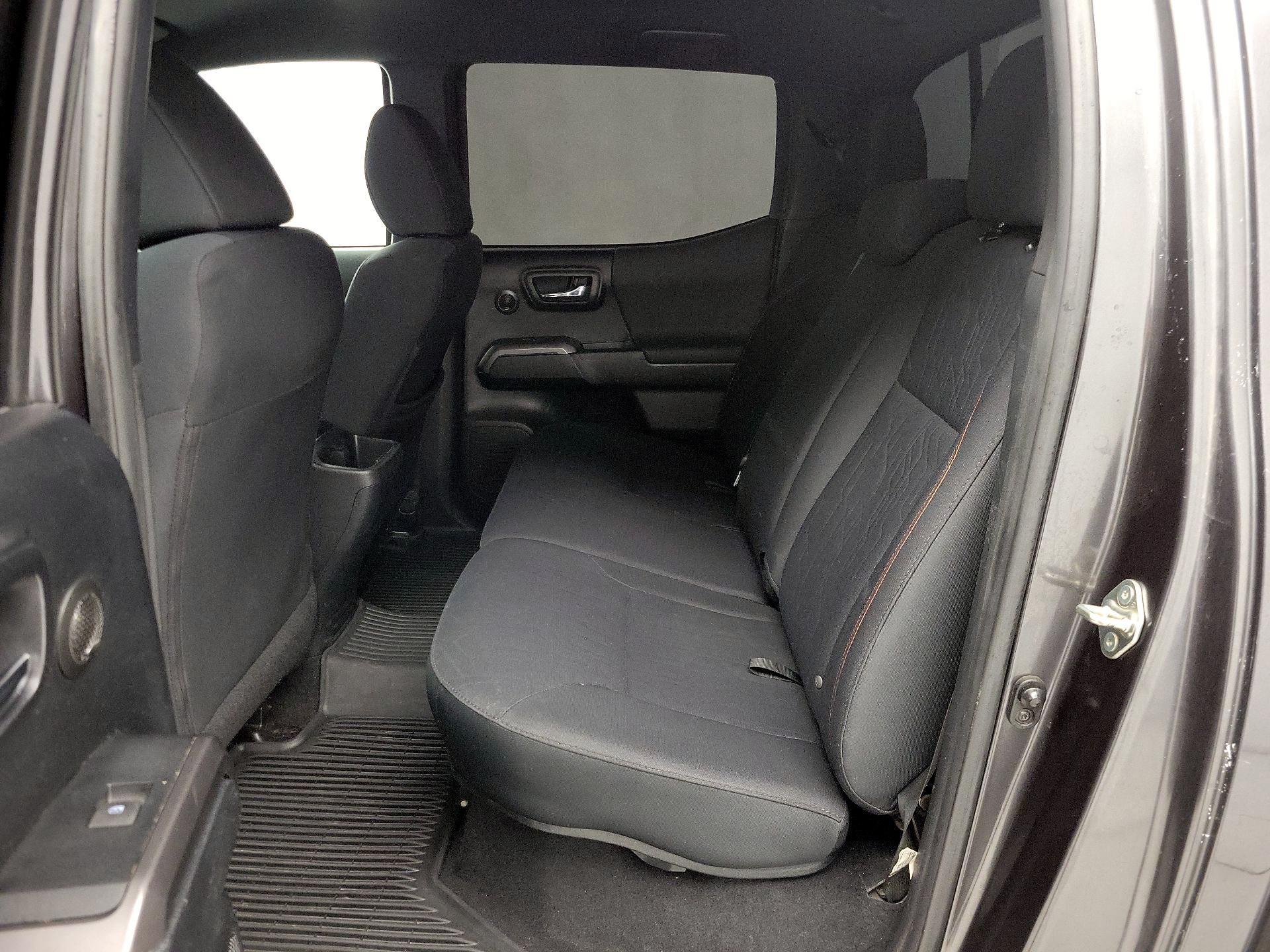 Thumbnail: 2018 Toyota Tacoma - 20