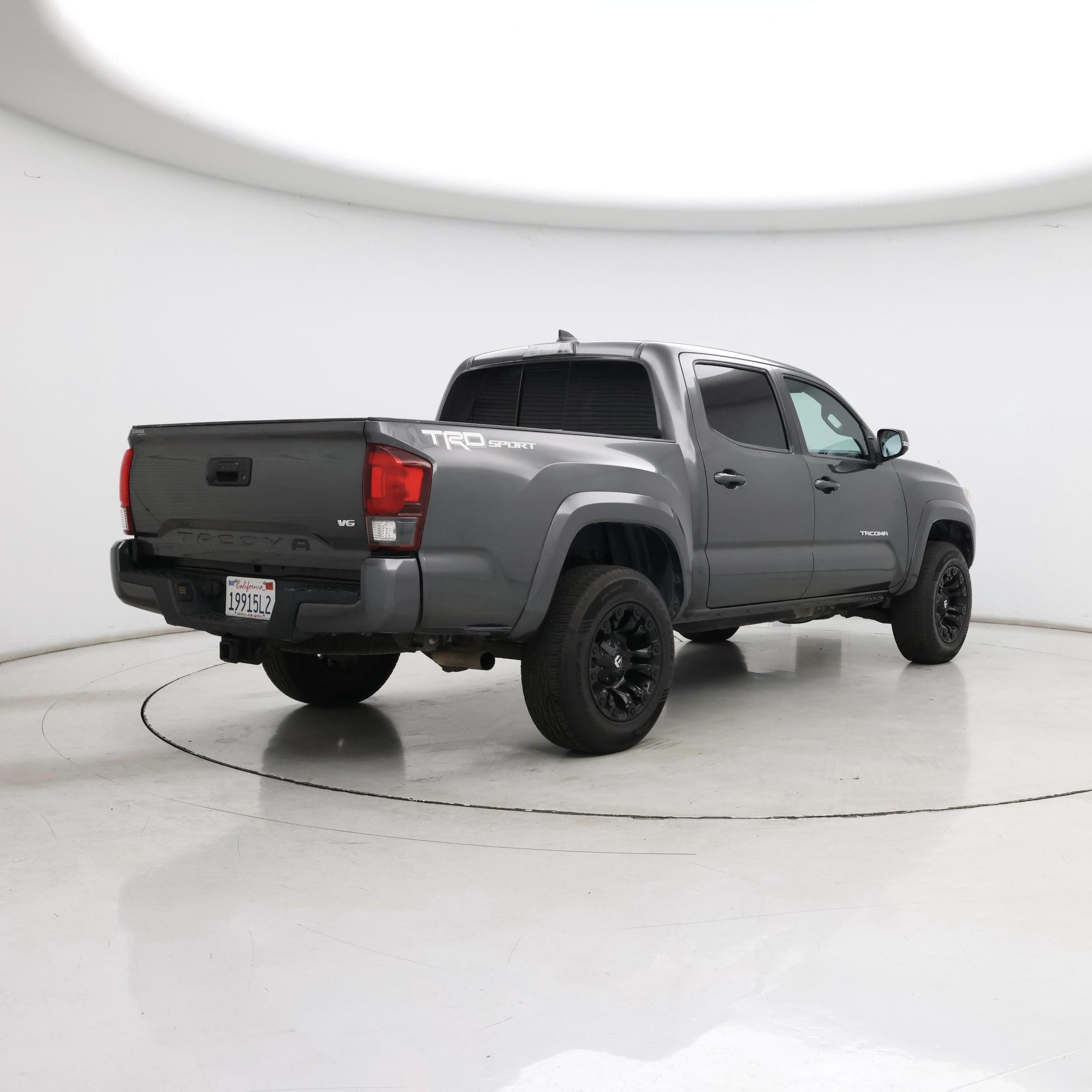 Thumbnail: 2018 Toyota Tacoma - 8