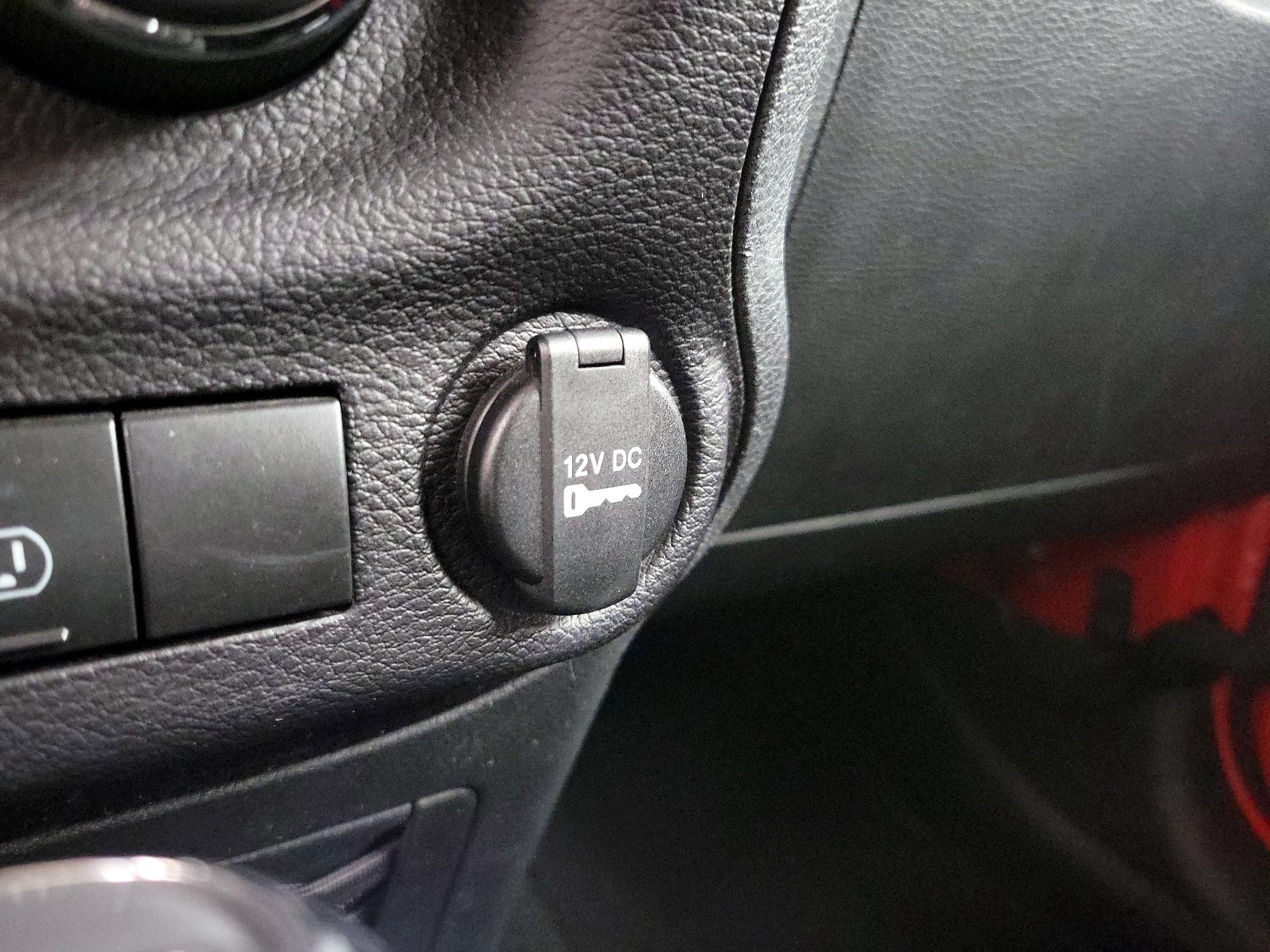 Thumbnail: 2018 Jeep Wrangler - 16