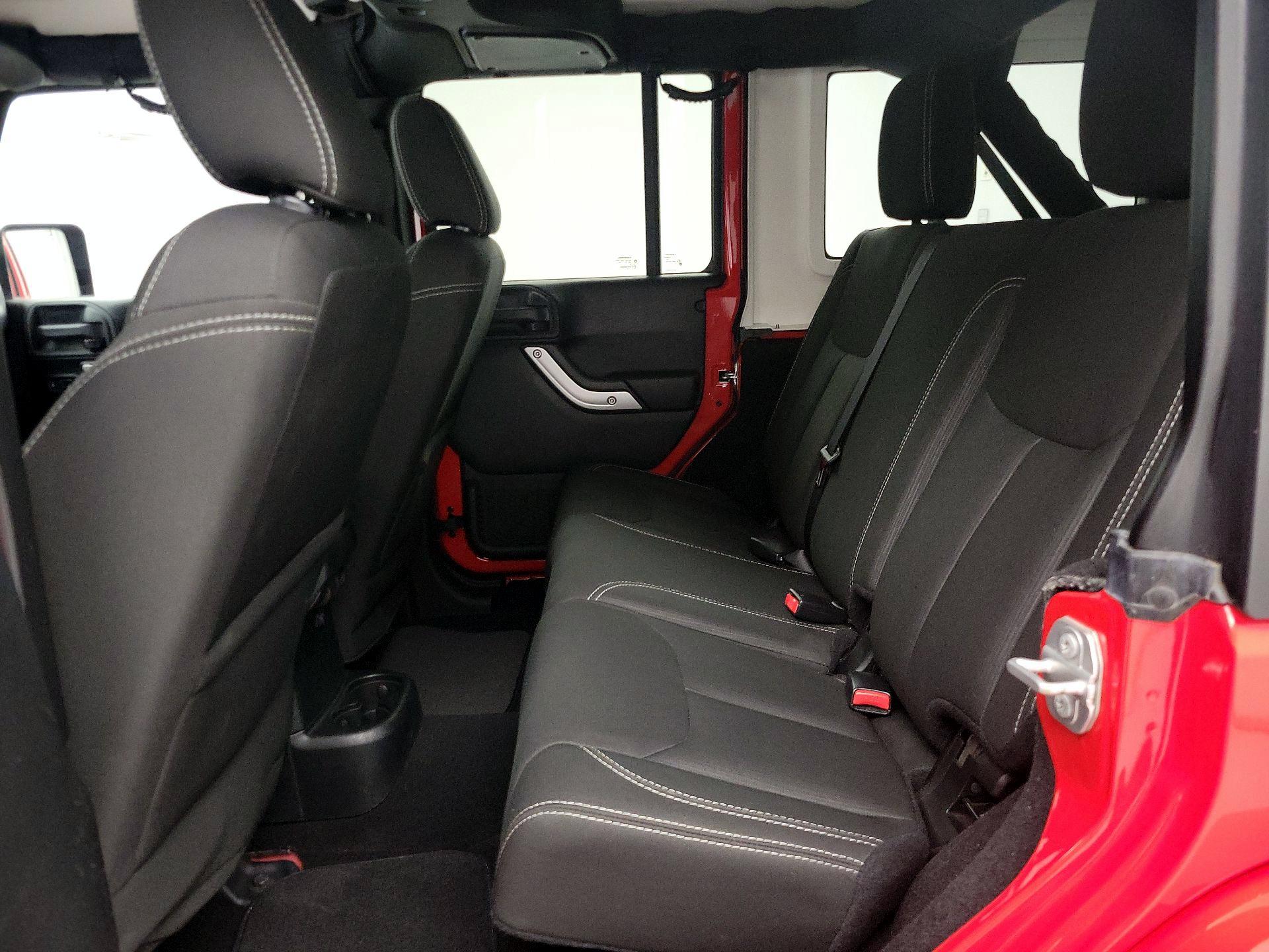 Thumbnail: 2018 Jeep Wrangler - 17