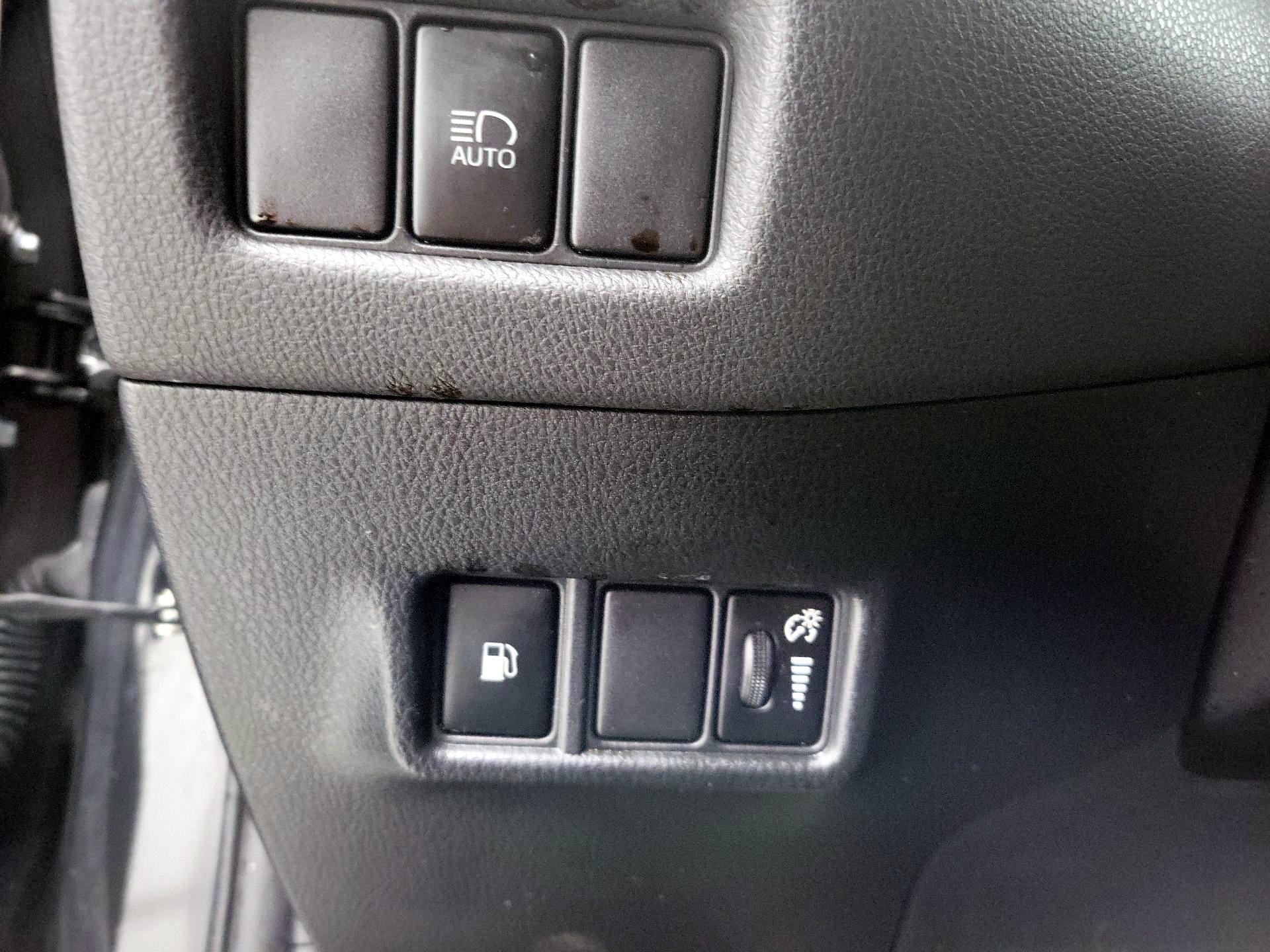 Thumbnail: 2019 Toyota C-HR - 13