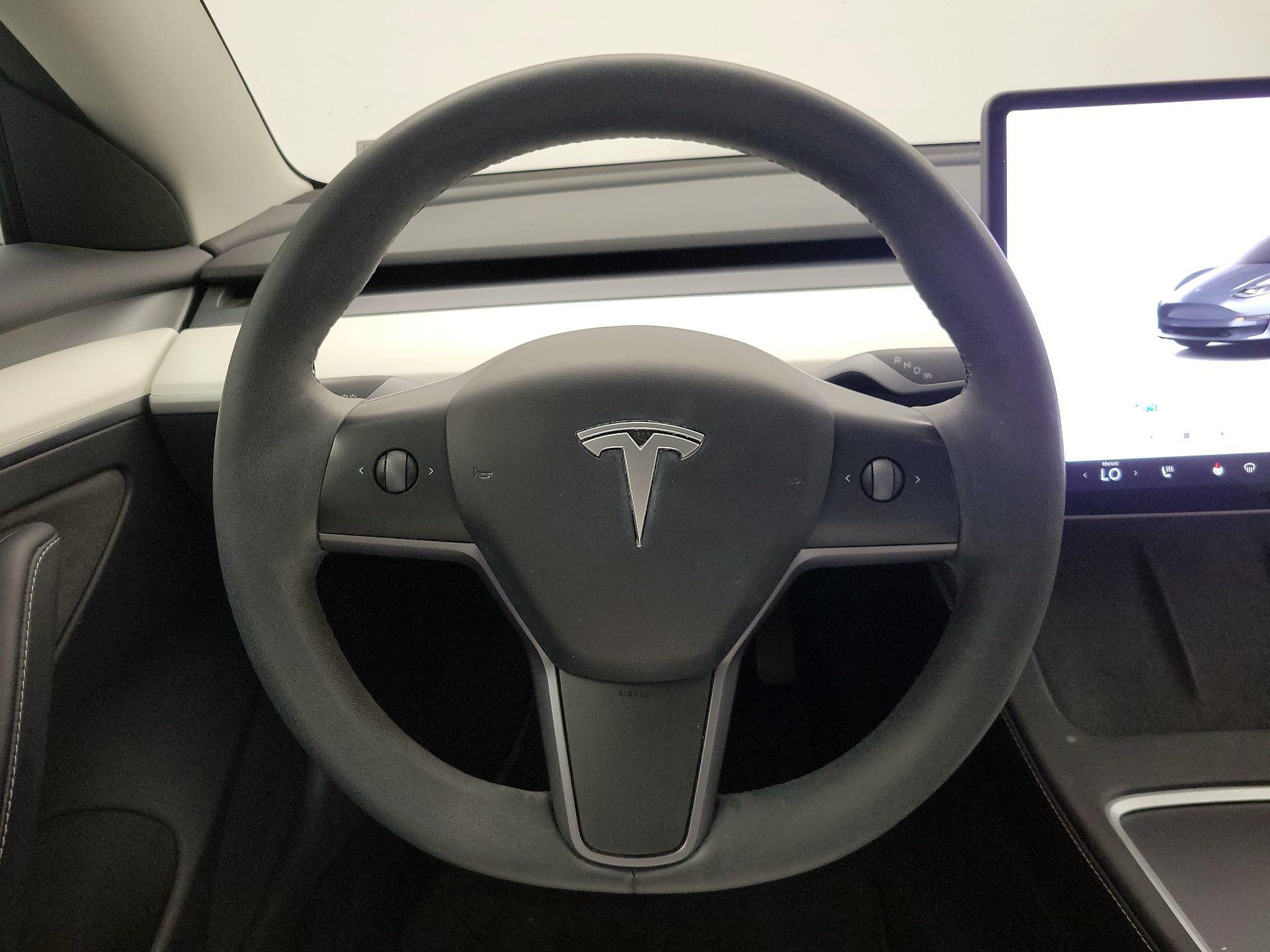 Thumbnail: 2023 Tesla Model 3 - 10