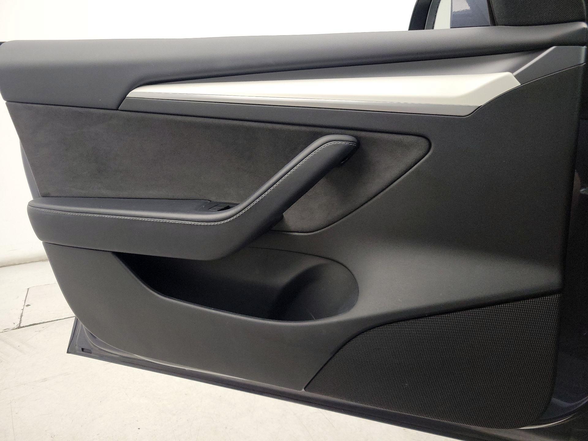 Thumbnail: 2023 Tesla Model 3 - 12