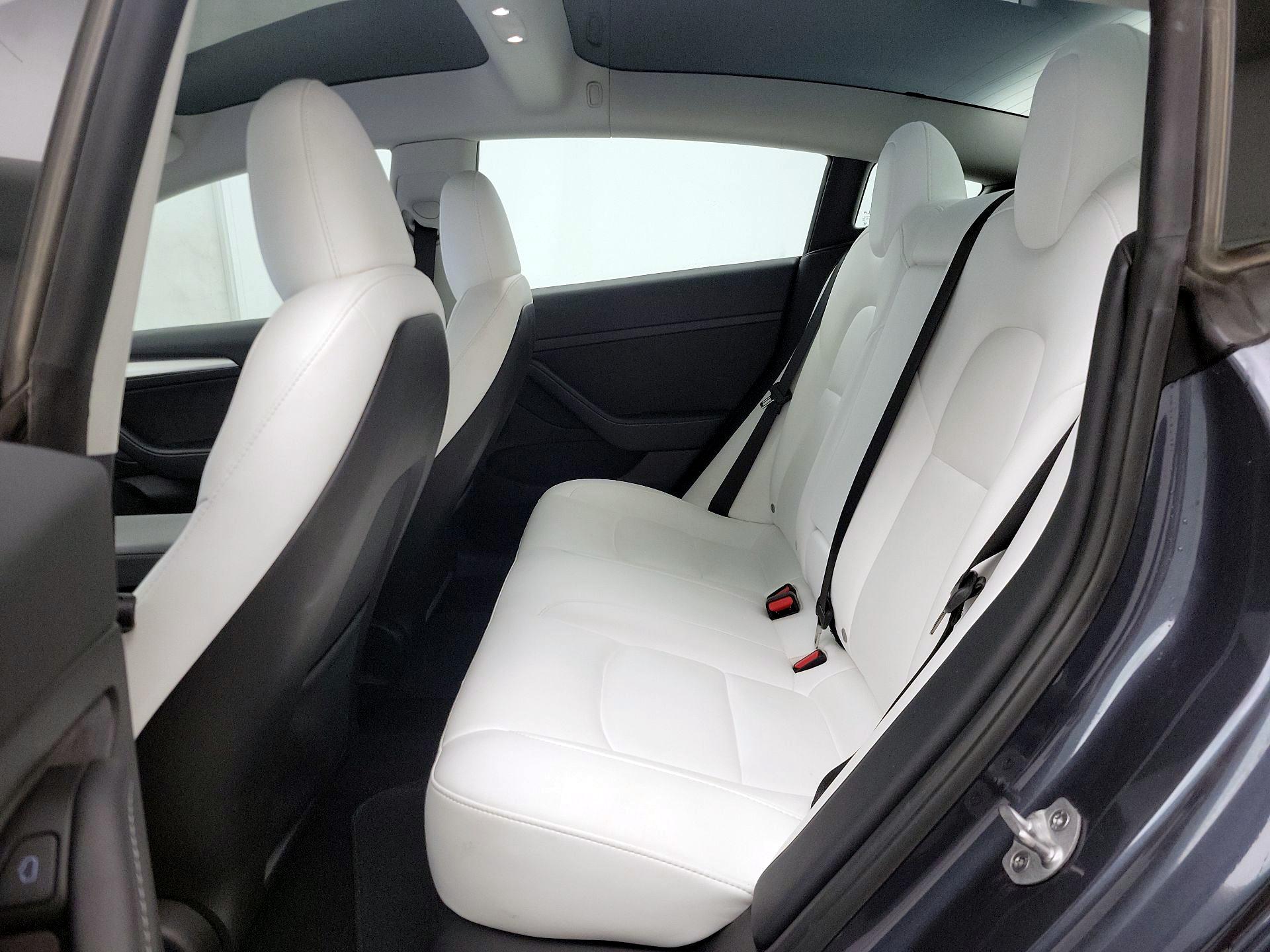 Thumbnail: 2023 Tesla Model 3 - 19