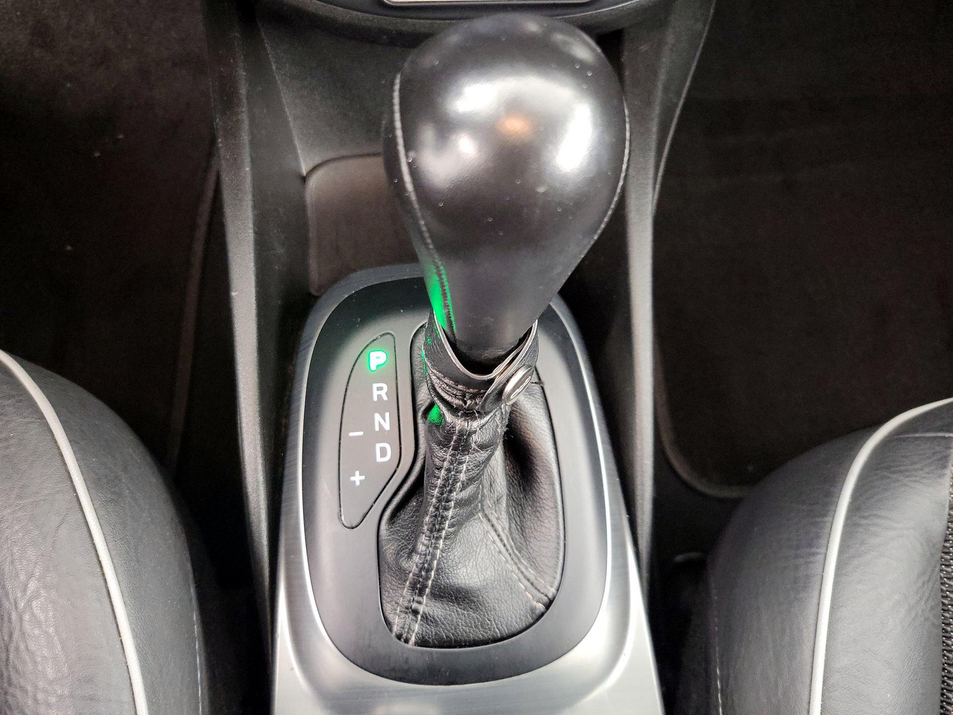 Thumbnail: 2016 Fiat 500X - 16