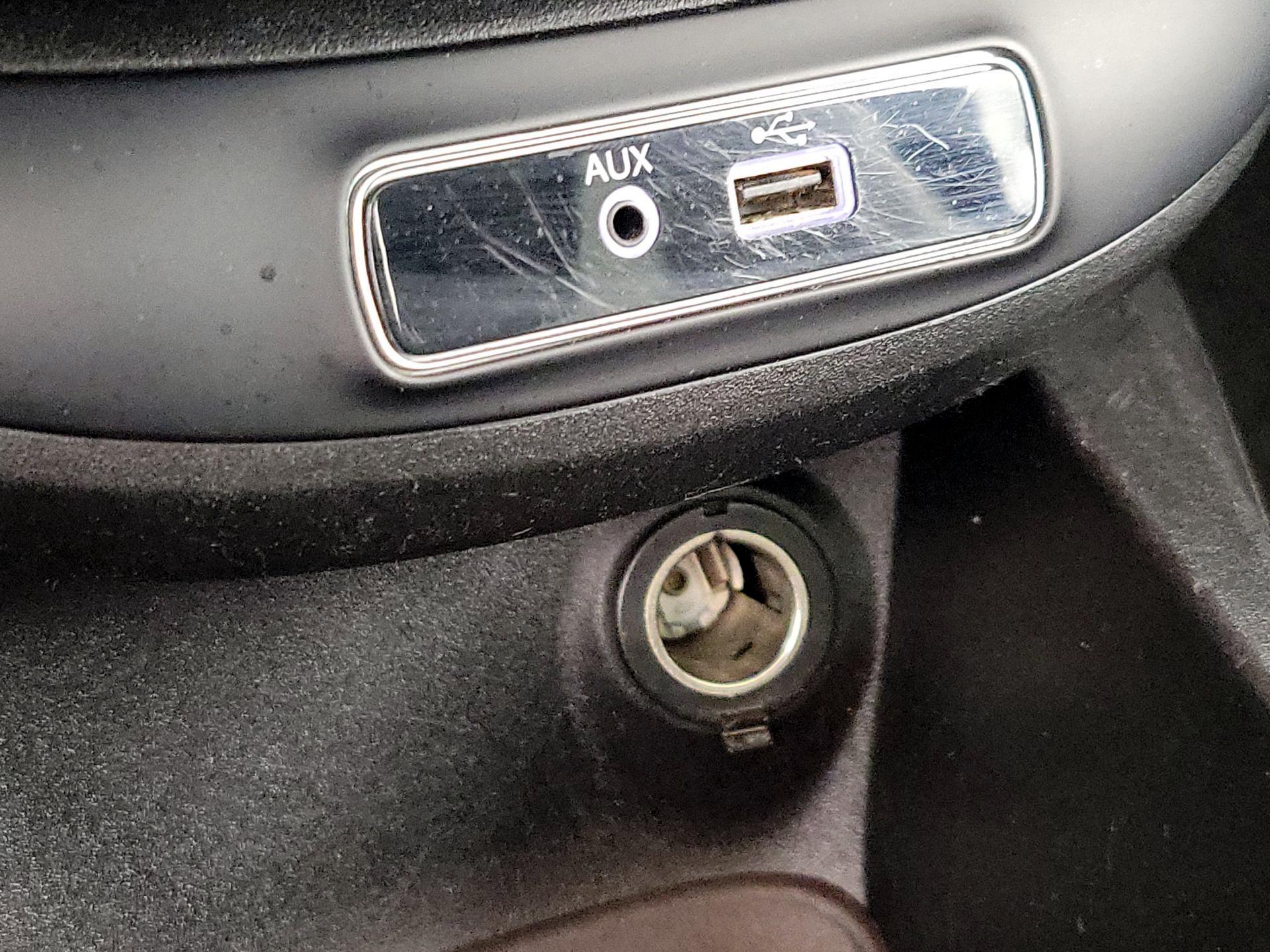 Thumbnail: 2016 Fiat 500X - 17