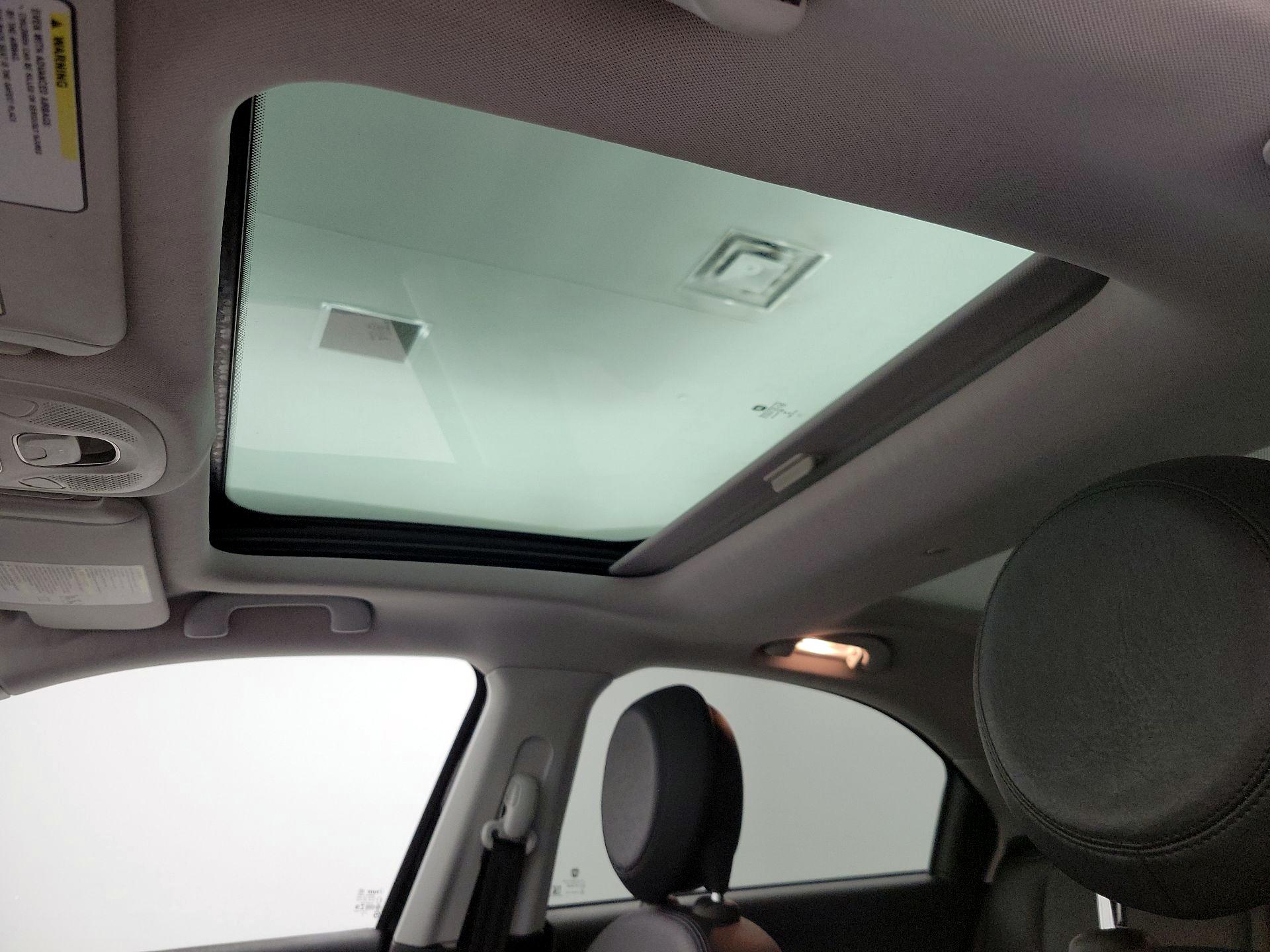 Thumbnail: 2016 Fiat 500X - 18